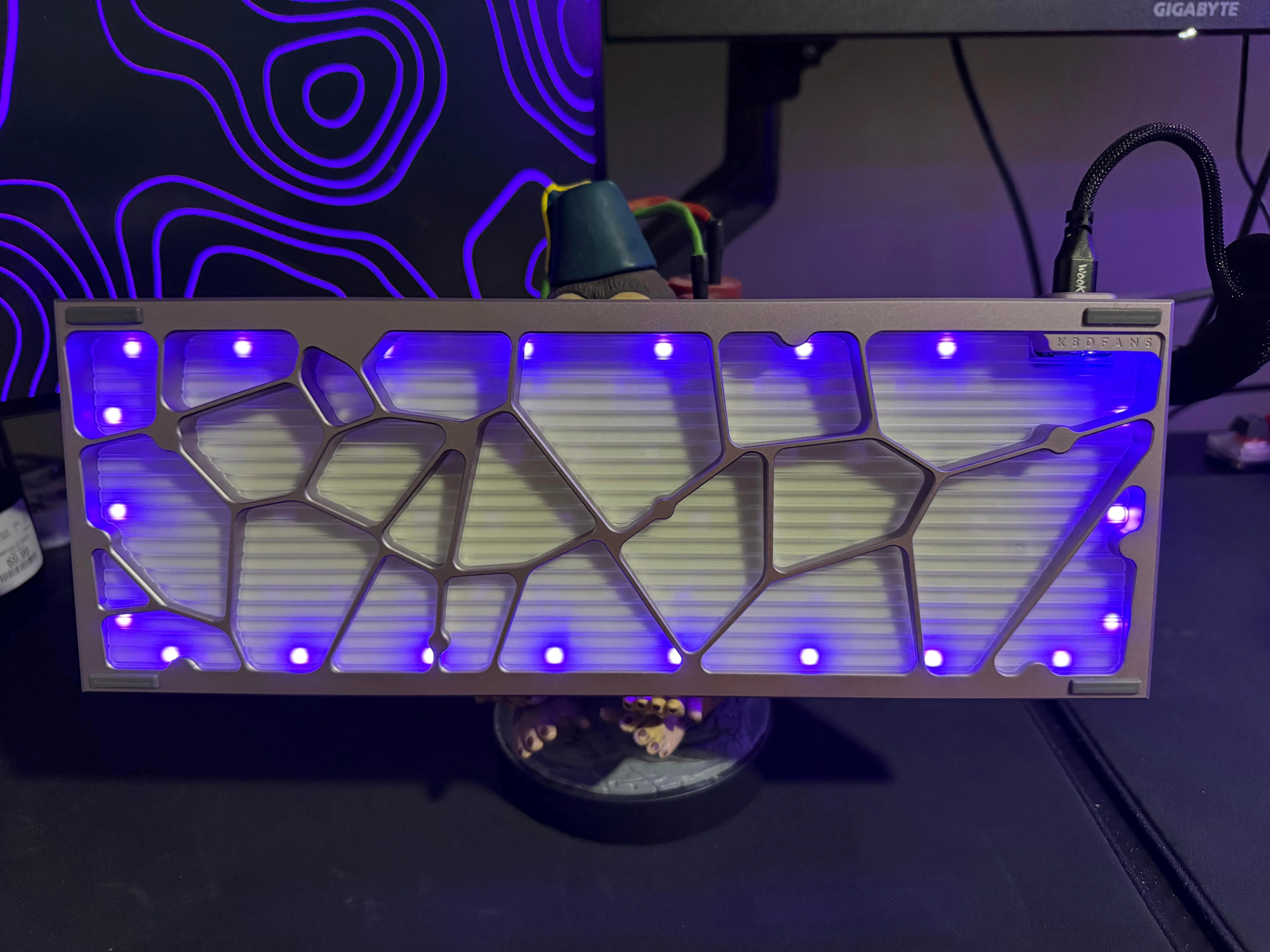 Holy 60 ライトパープルの外観