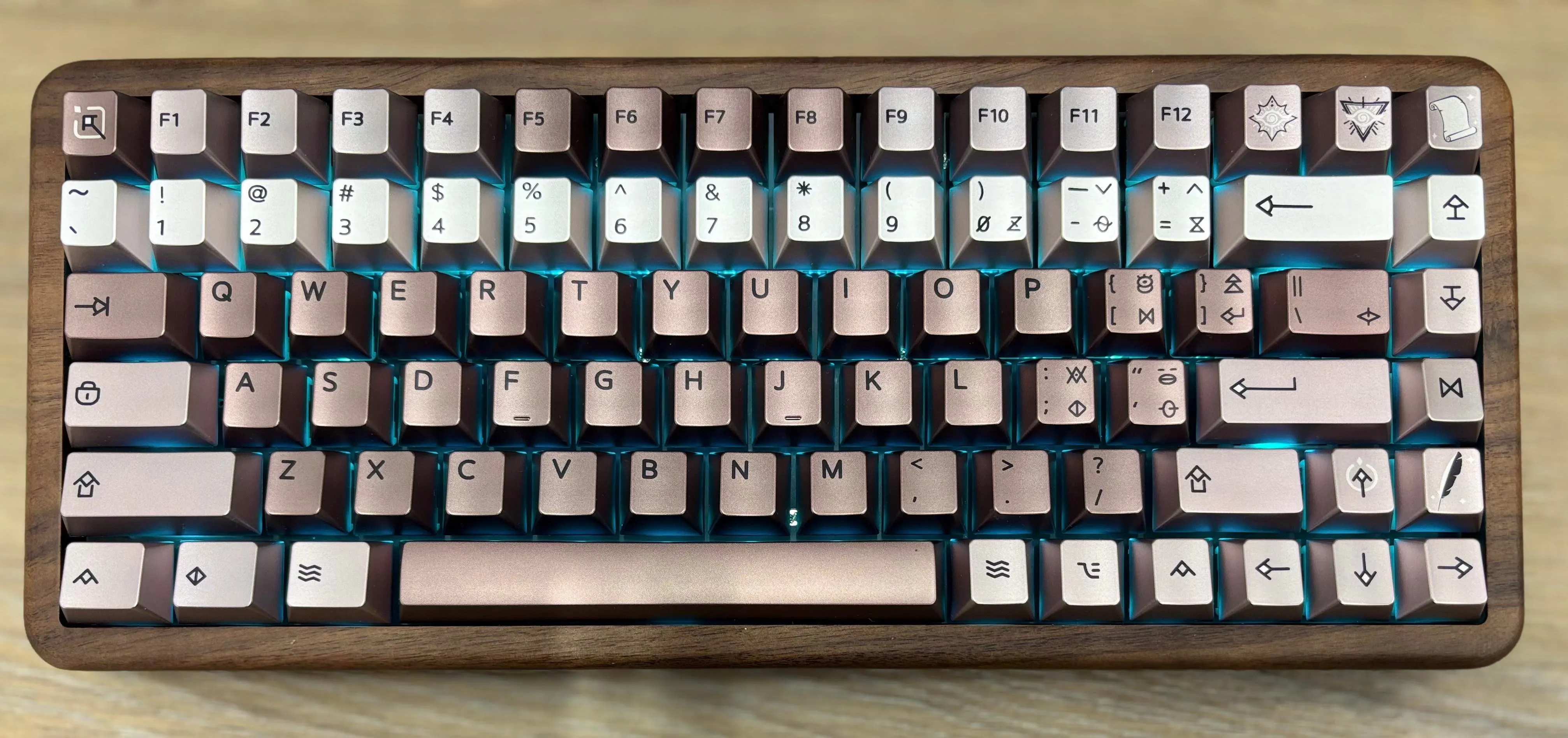 Womier WD75とメタリックキーキャップの全体像