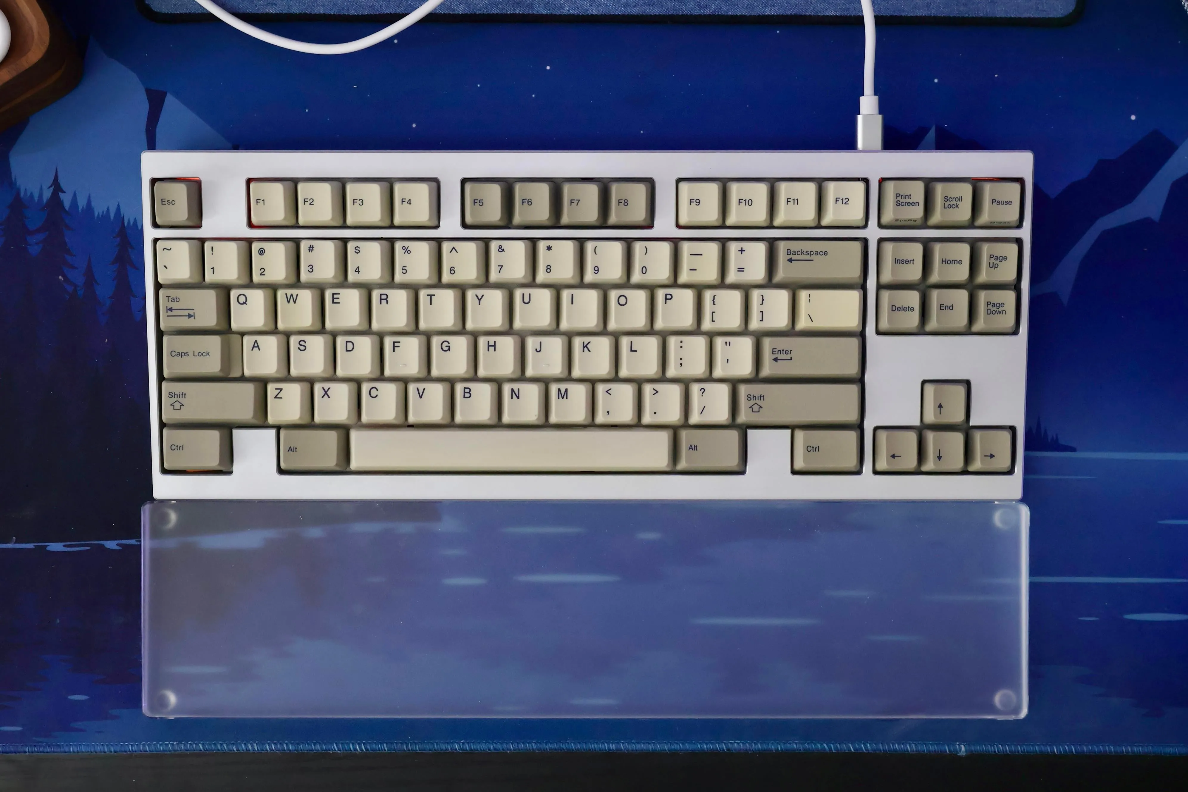 ビルドされたGeonworks F1-8x V2の全景