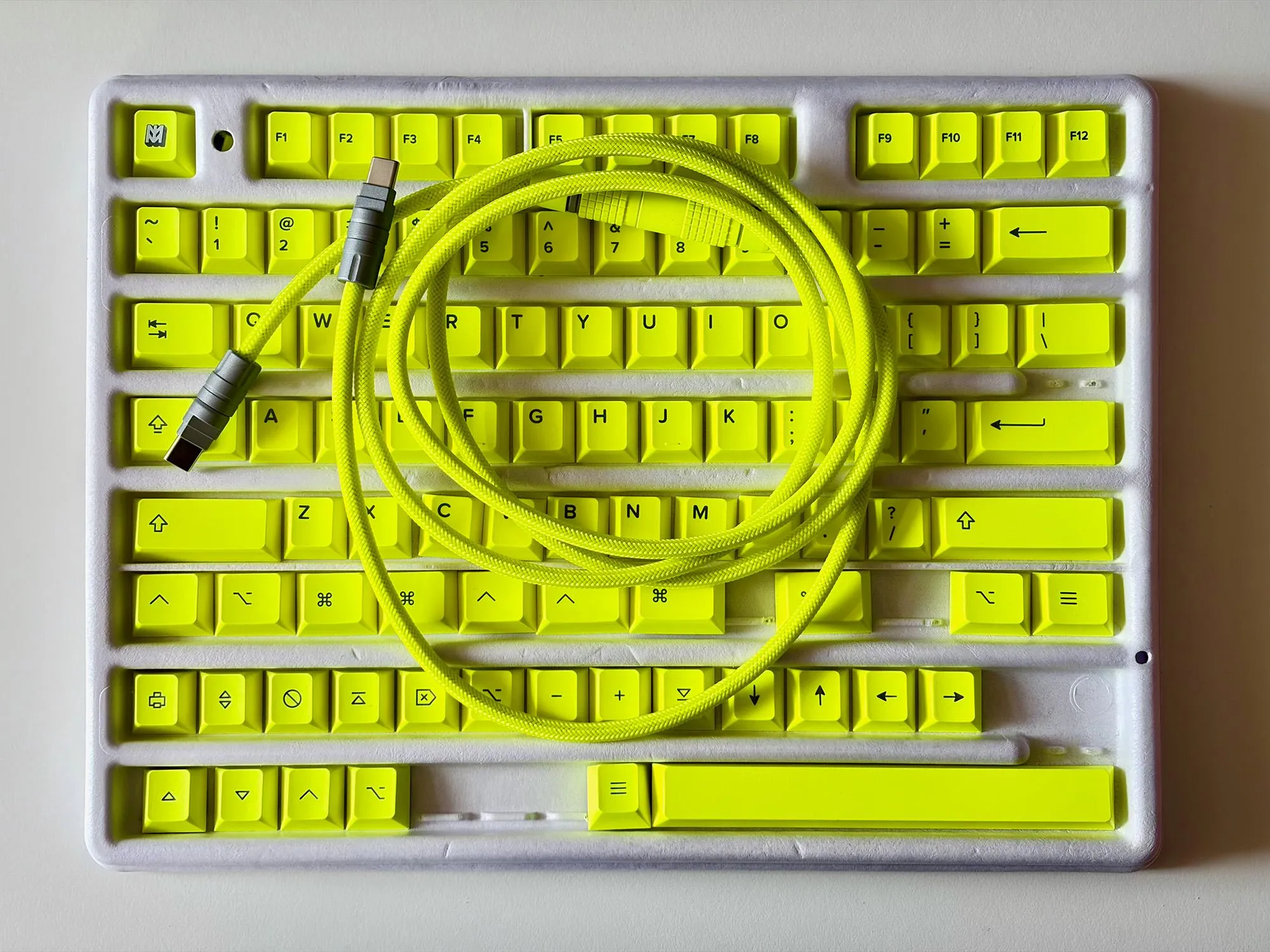 GMK Hi! Vizとカスタムケーブルのカラーマッチ