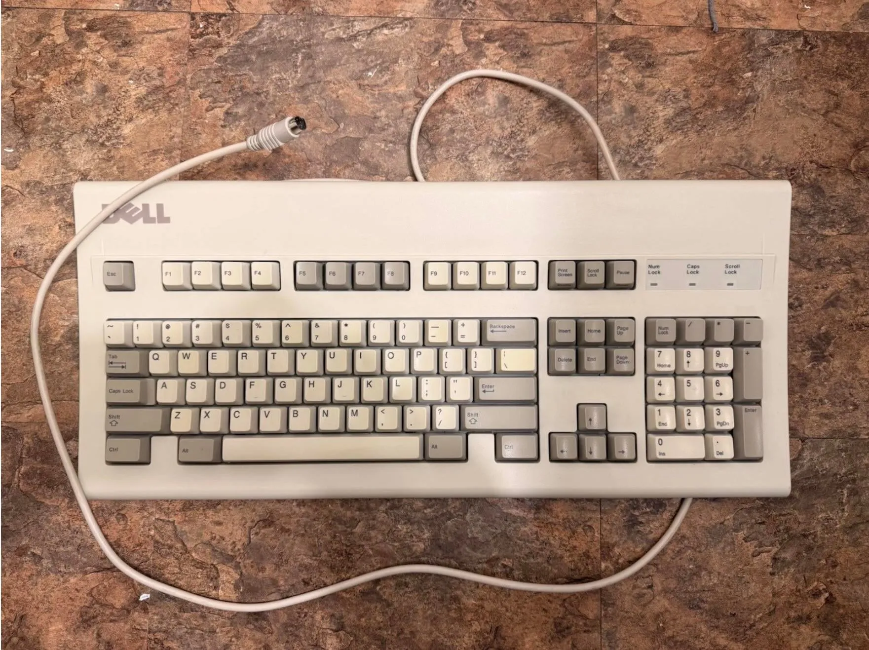 Alpsキーキャップの質感とビルドのディテール