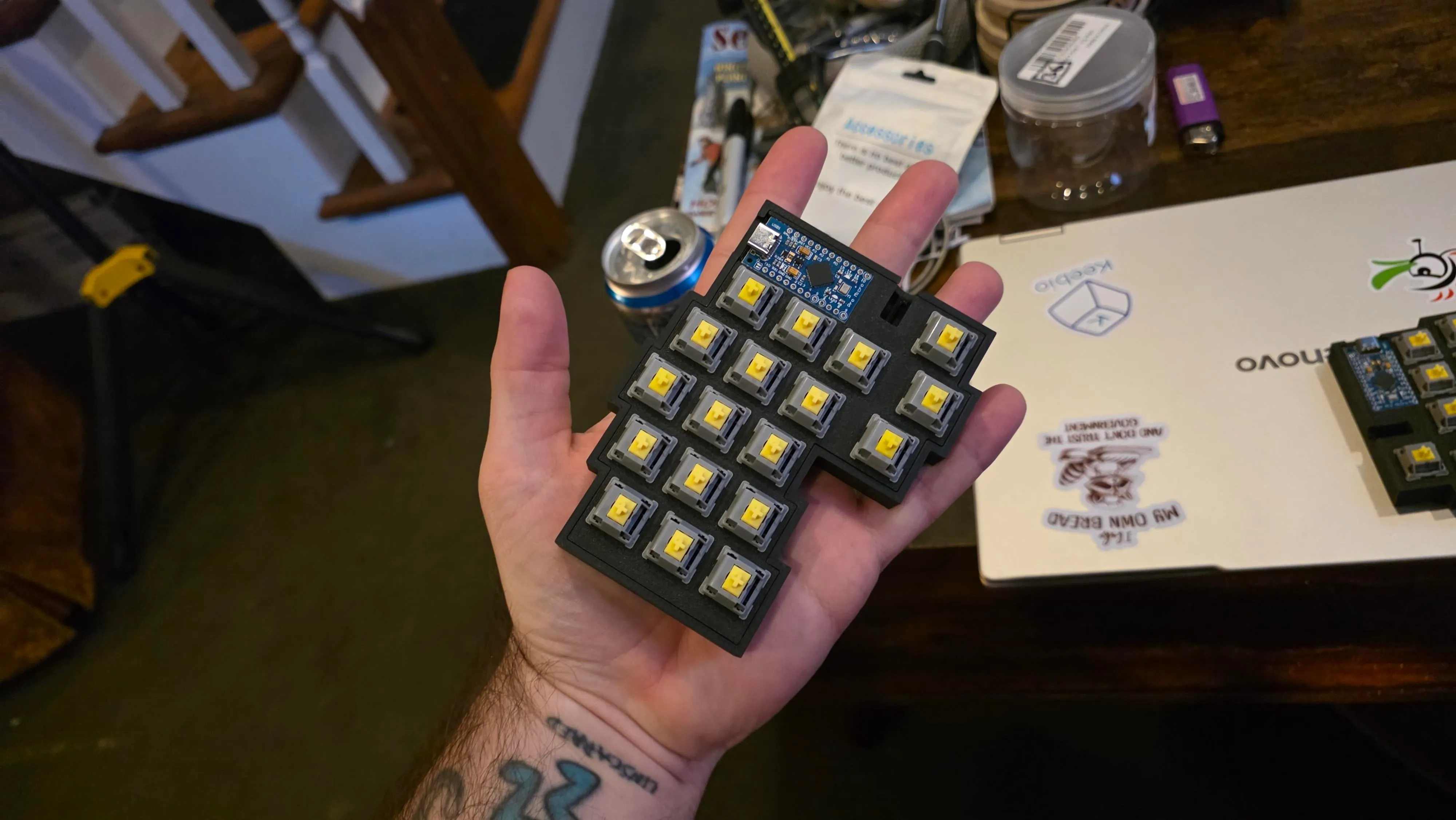 配線が見える制作過程
