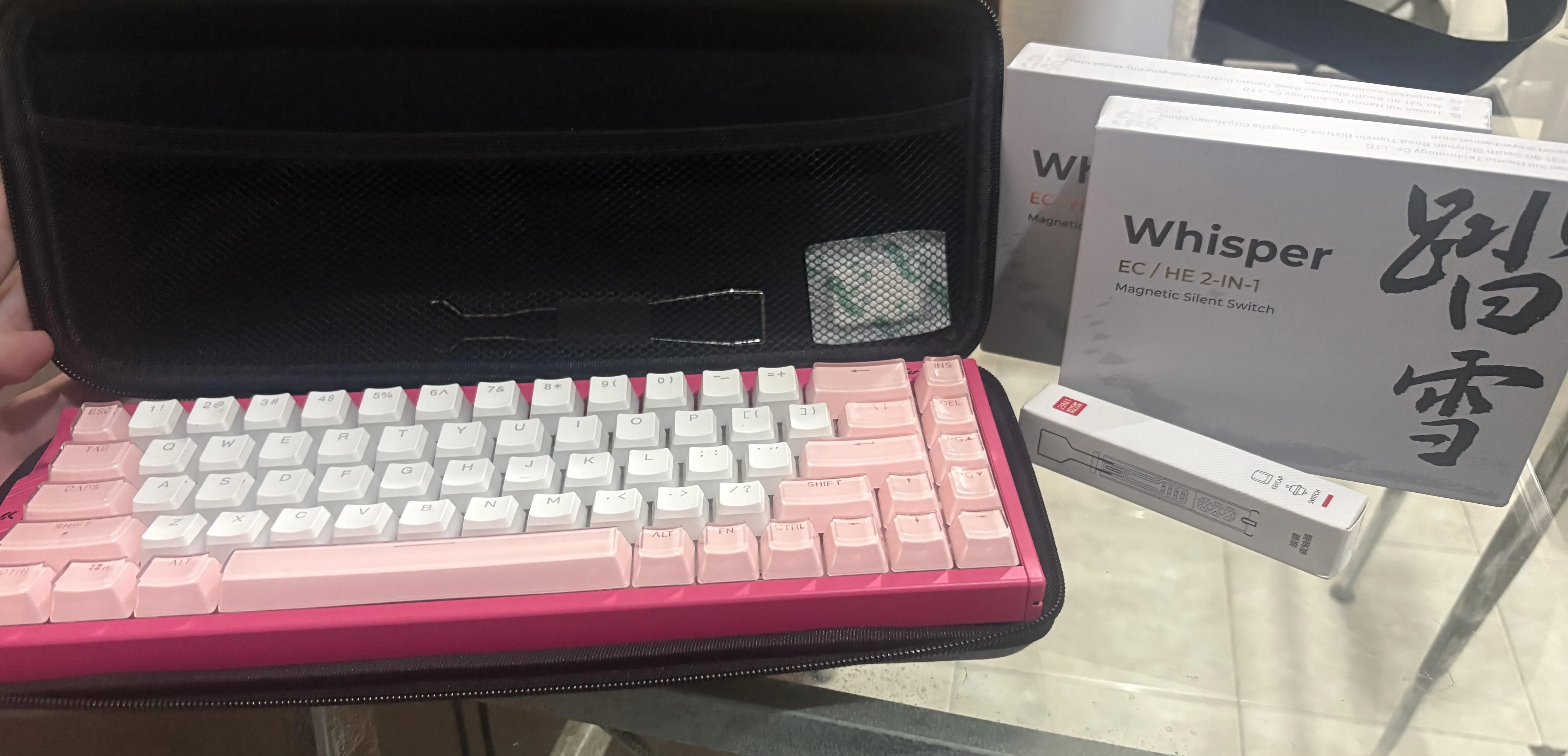 XVX Whisperを装着したキーボードの様子