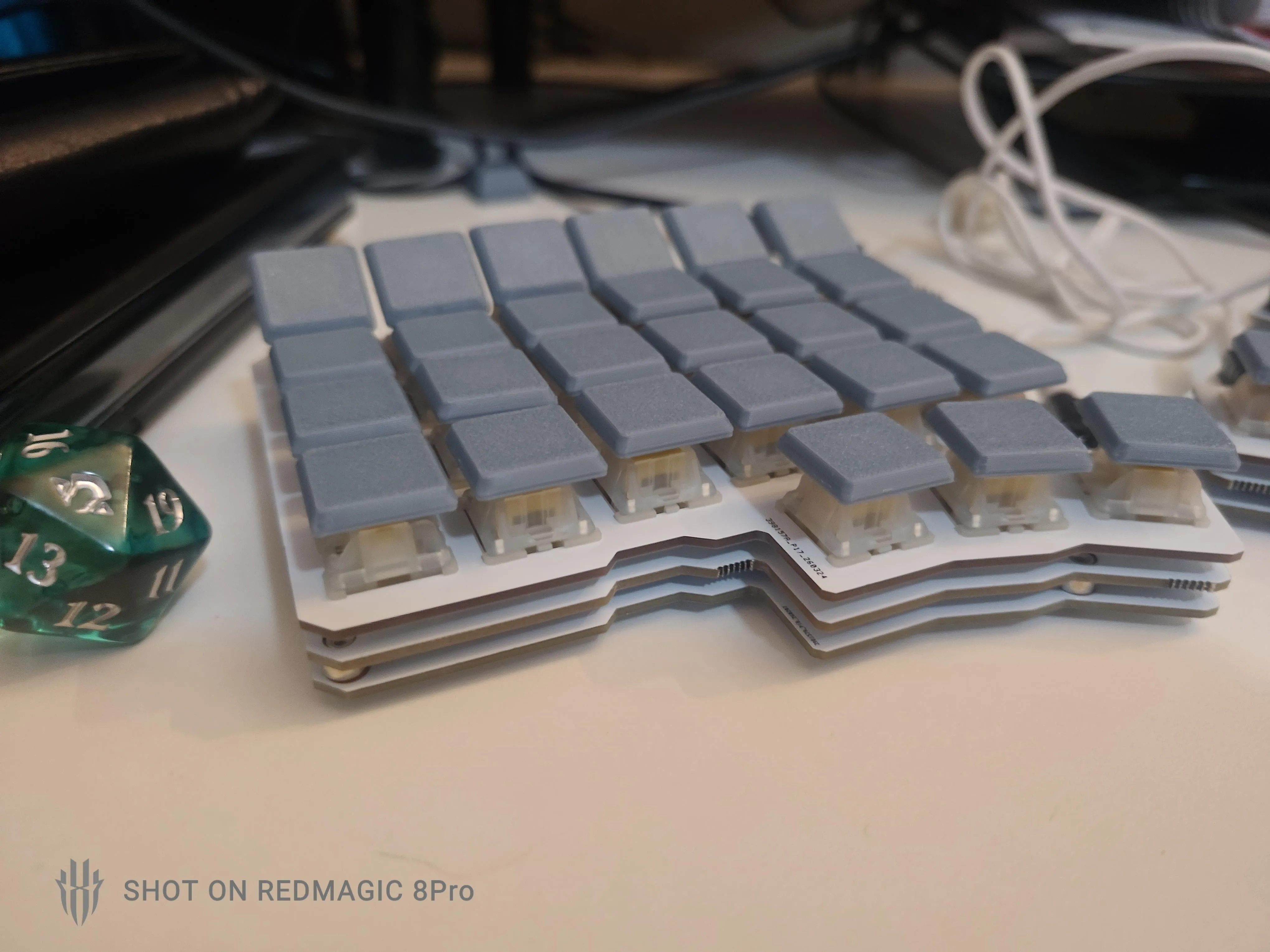 キーキャップとスイッチのクローズアップ