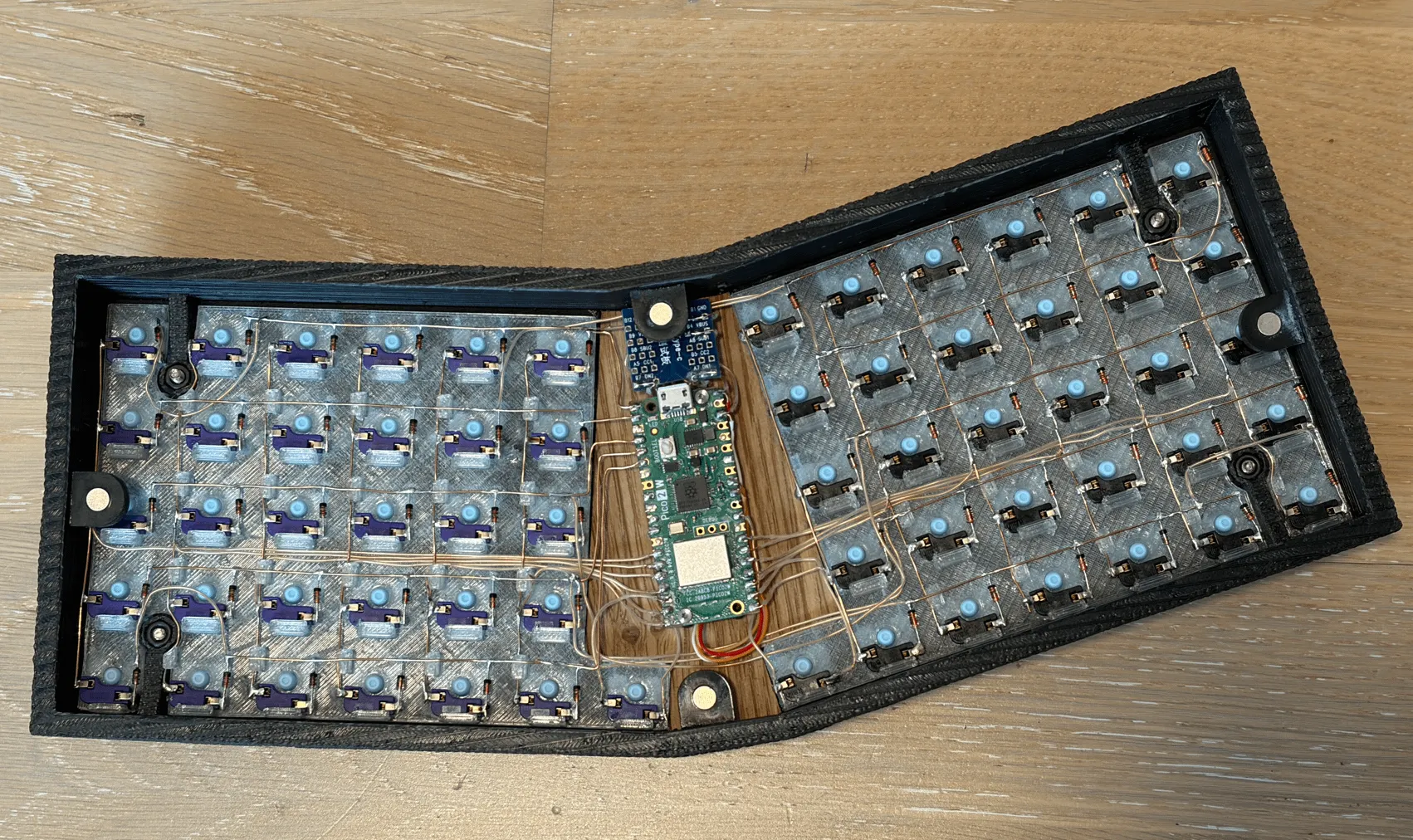 MMOrthoの基板レス構造と内部仕様