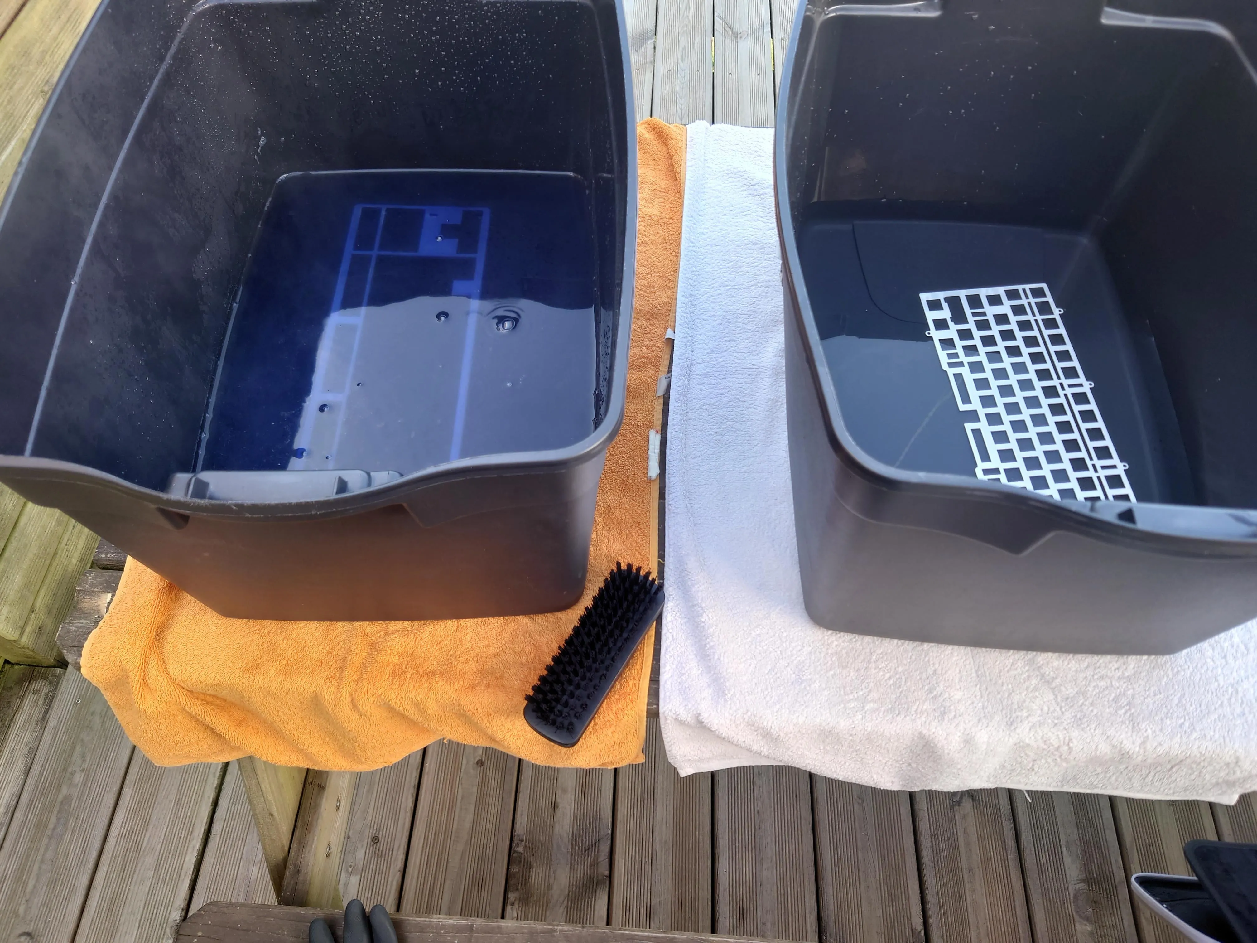 アノダイズド処理が剥がされ、Rawの状態になったSpyder TKL