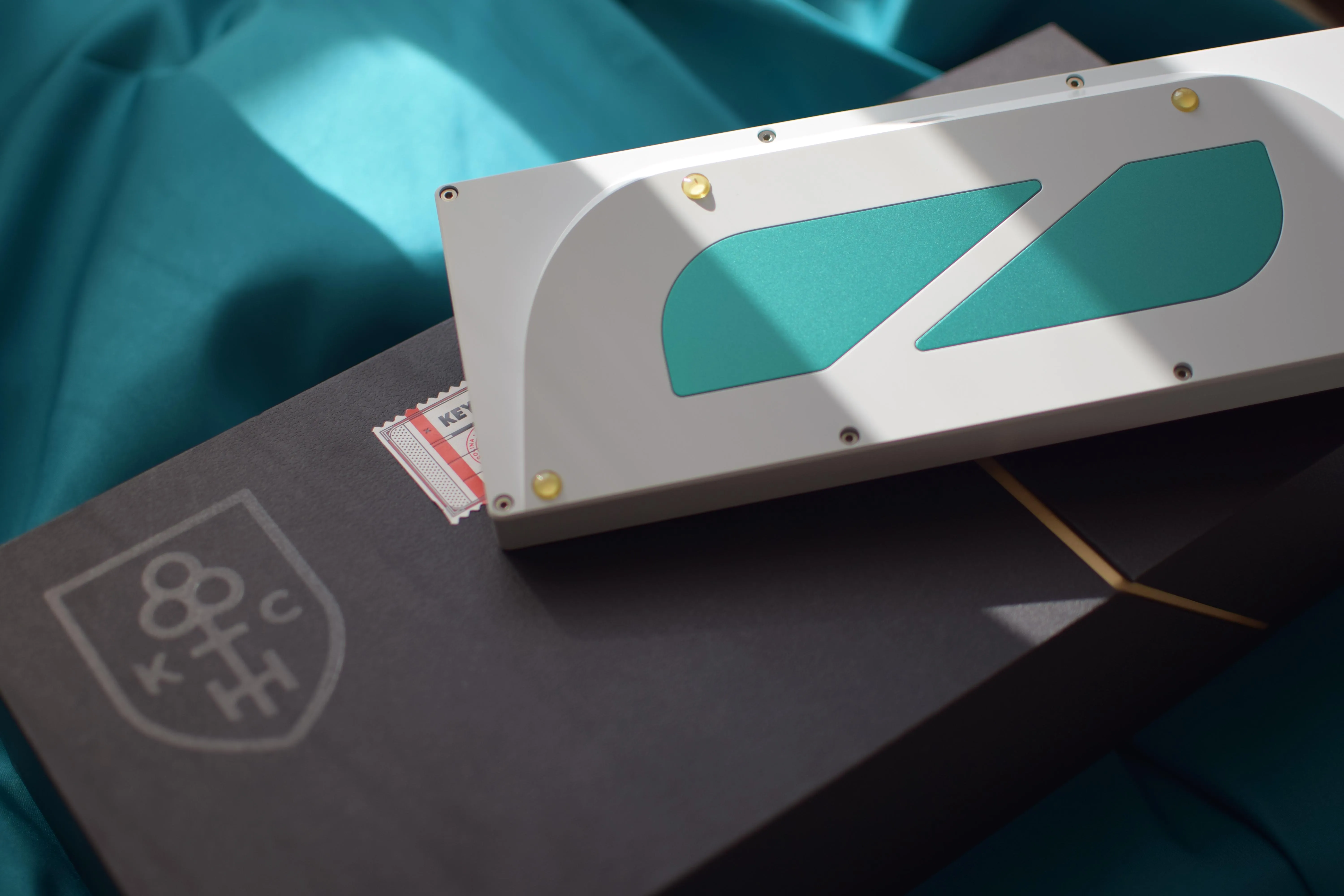 Keycult No.1/60 in White/Teal