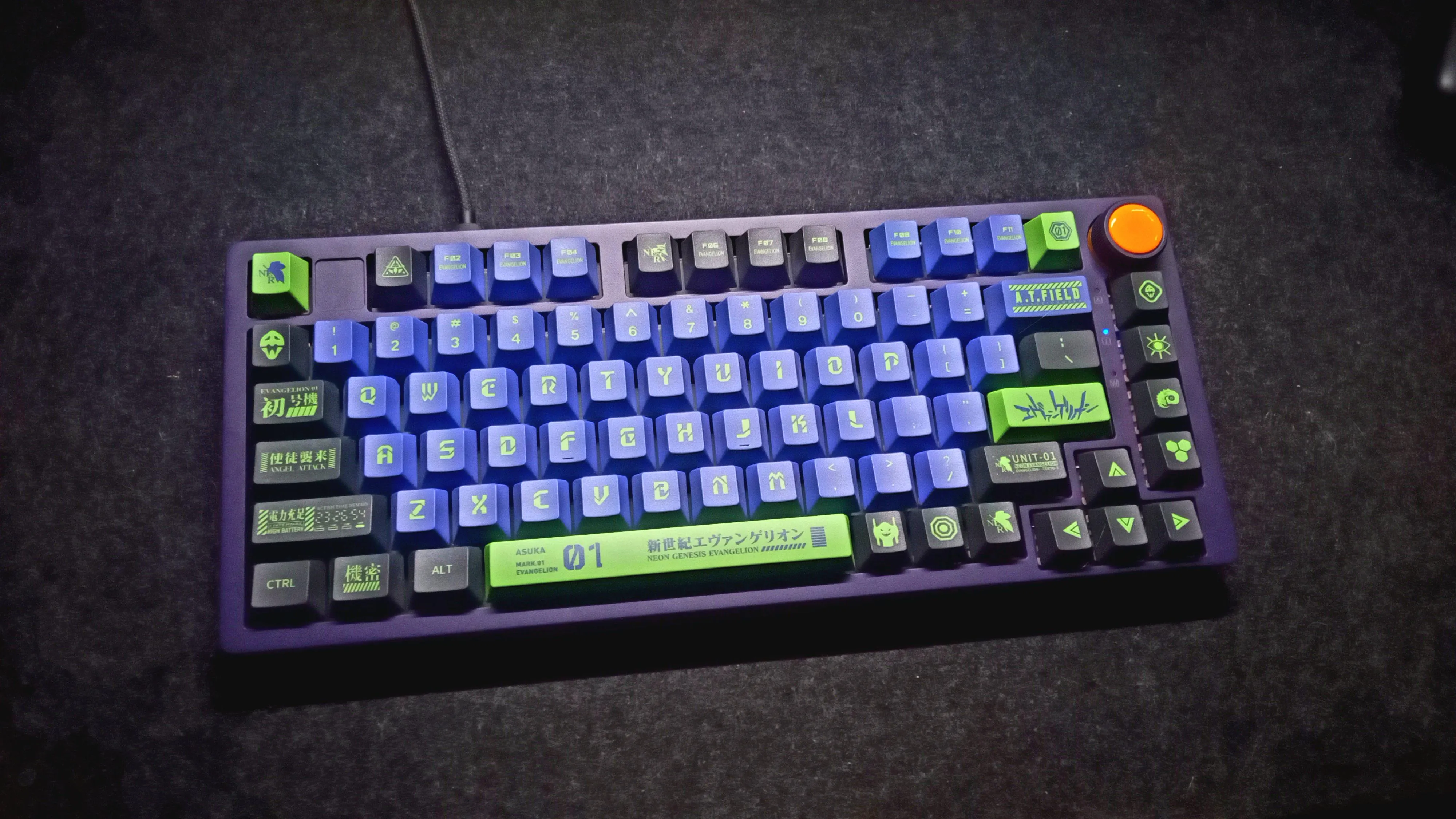 エヴァンゲリオン初号機テーマのカスタムキーボード