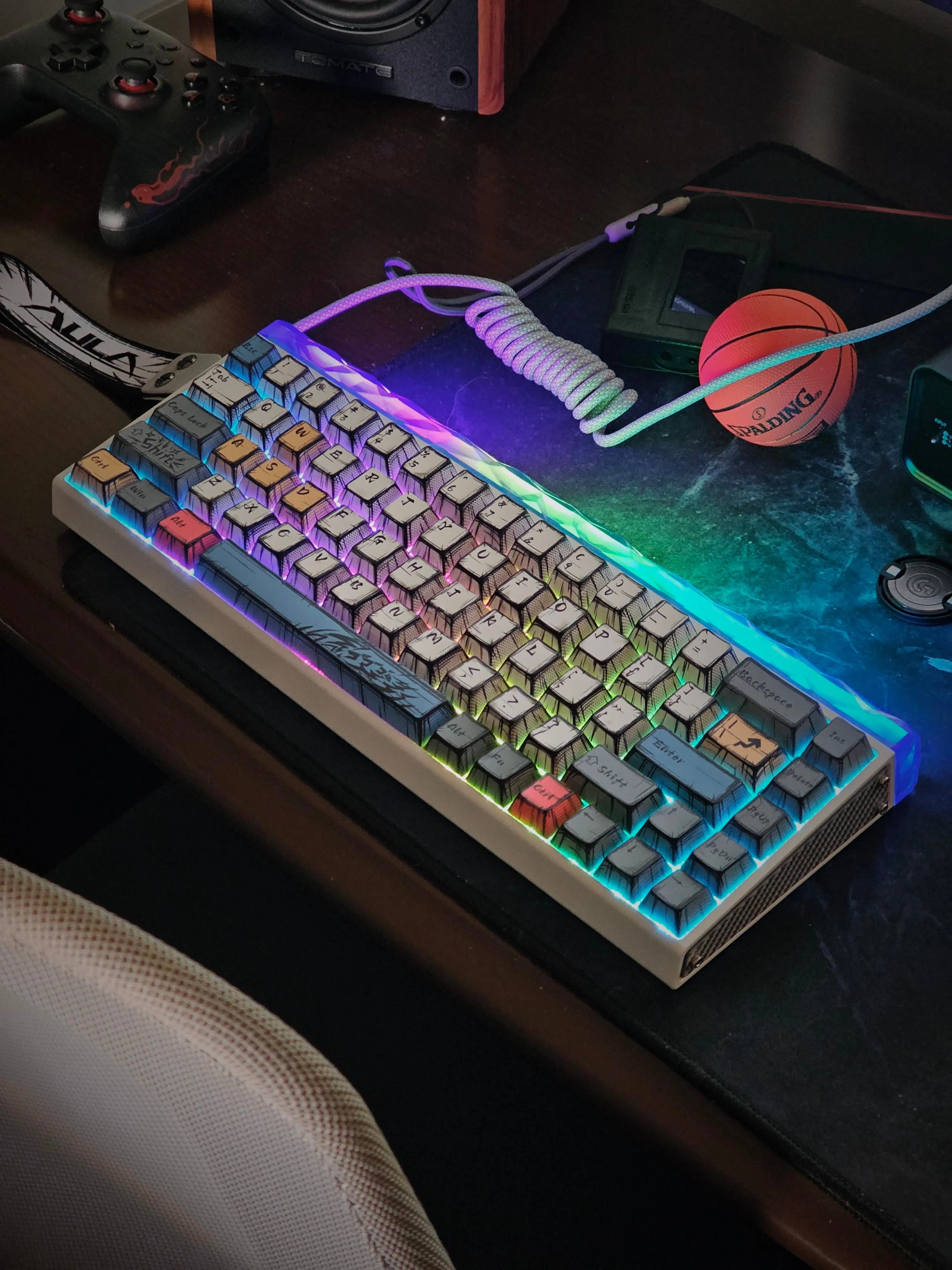 ストラップが特徴的な背面デザイン