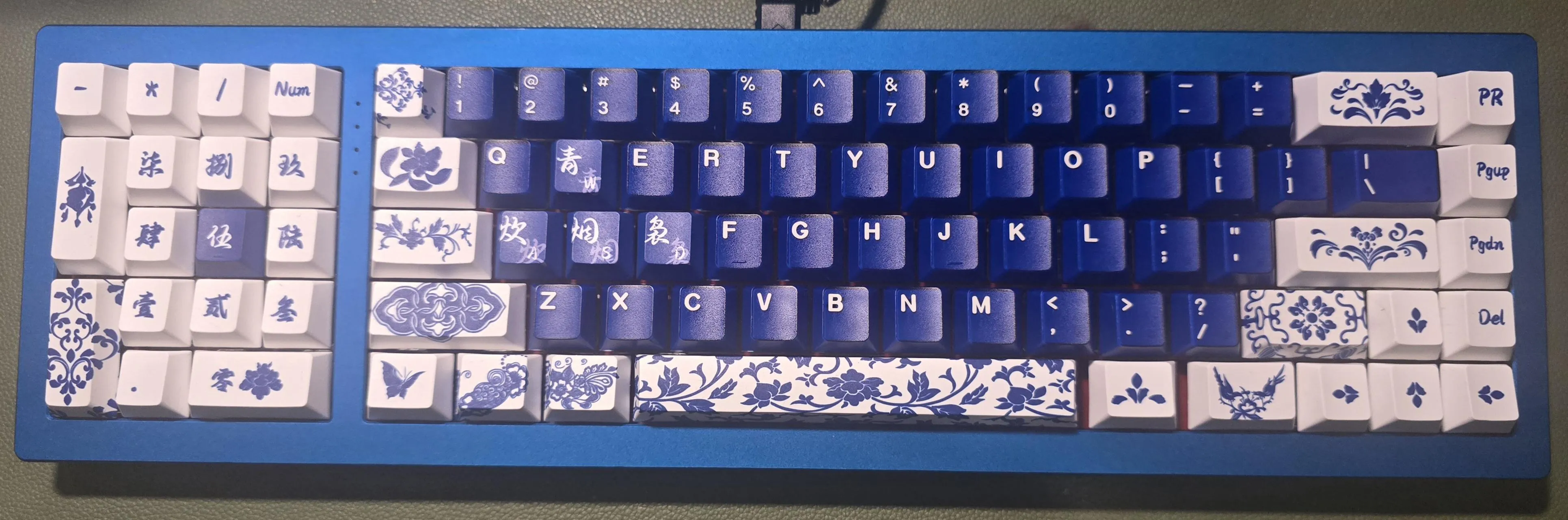AEBoards EXT65v2のビルド外観