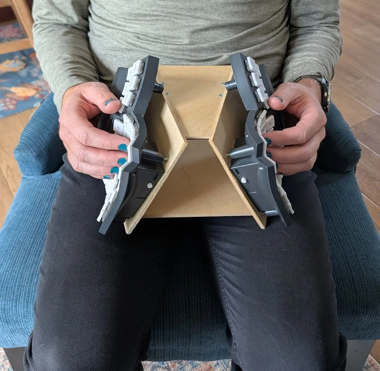 膝上で使用する自作テンティングフレーム