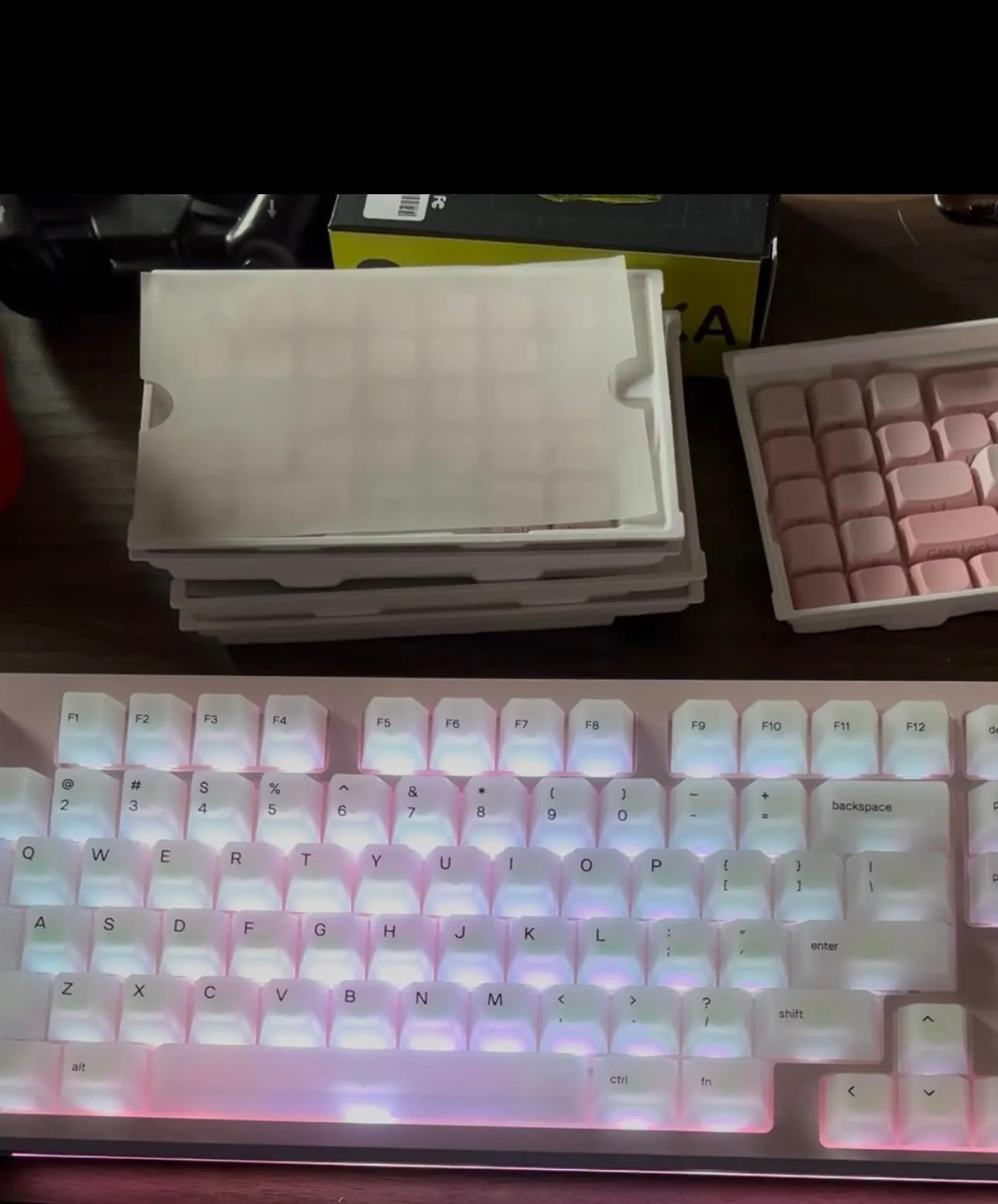 パッケージと中身の比較