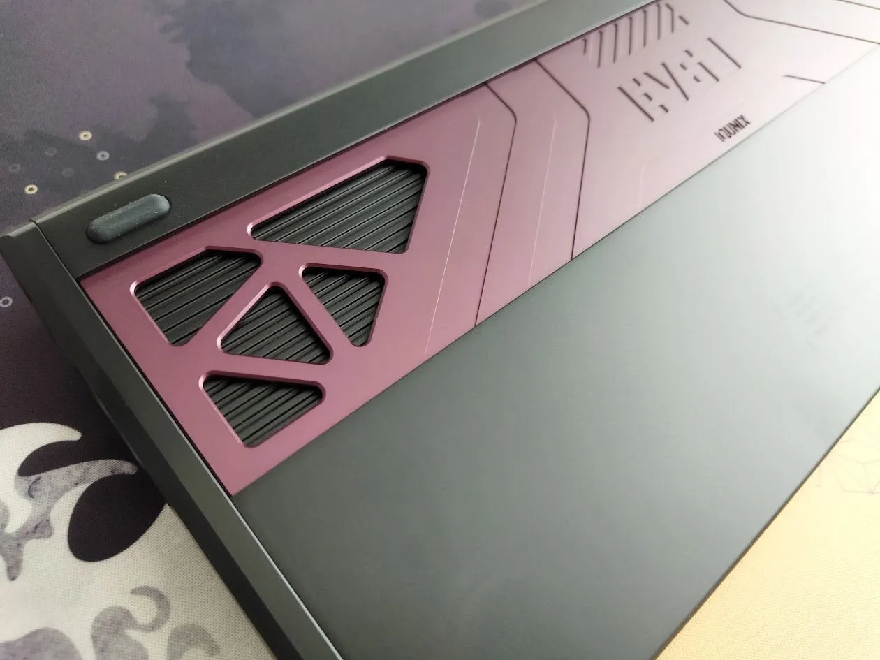 サイドパネルのディテール