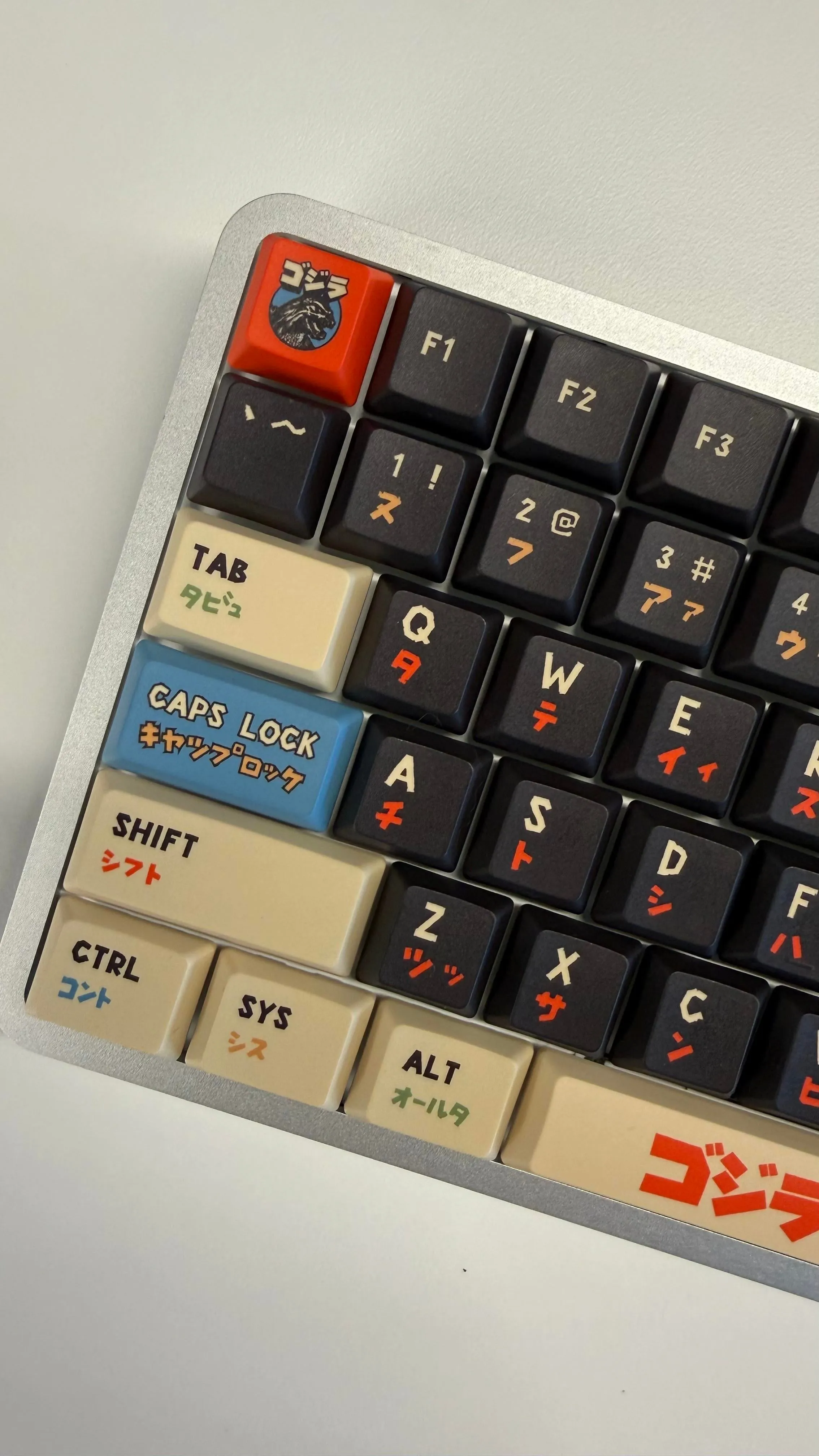 KeyTok Godzilla キーキャップの質感