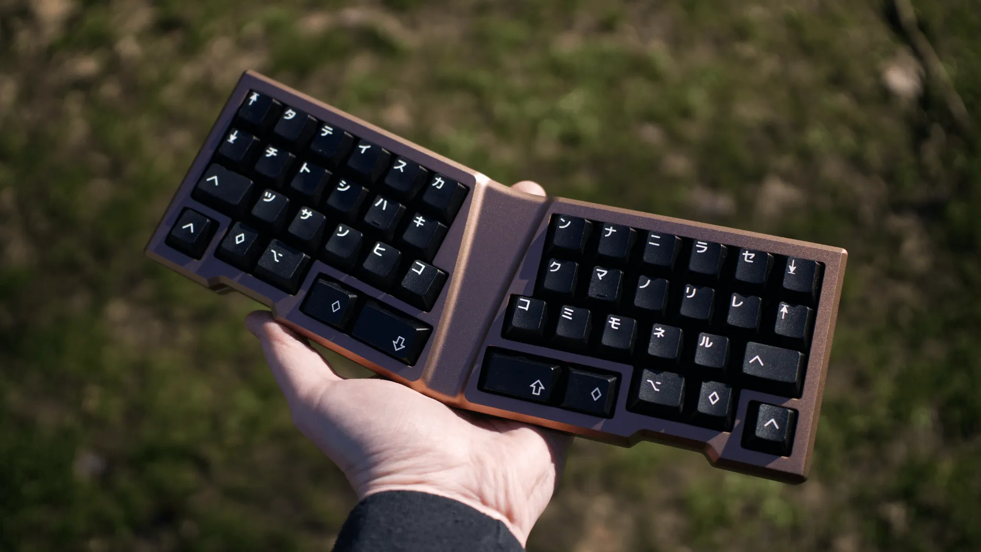 キーボードの背面と質感