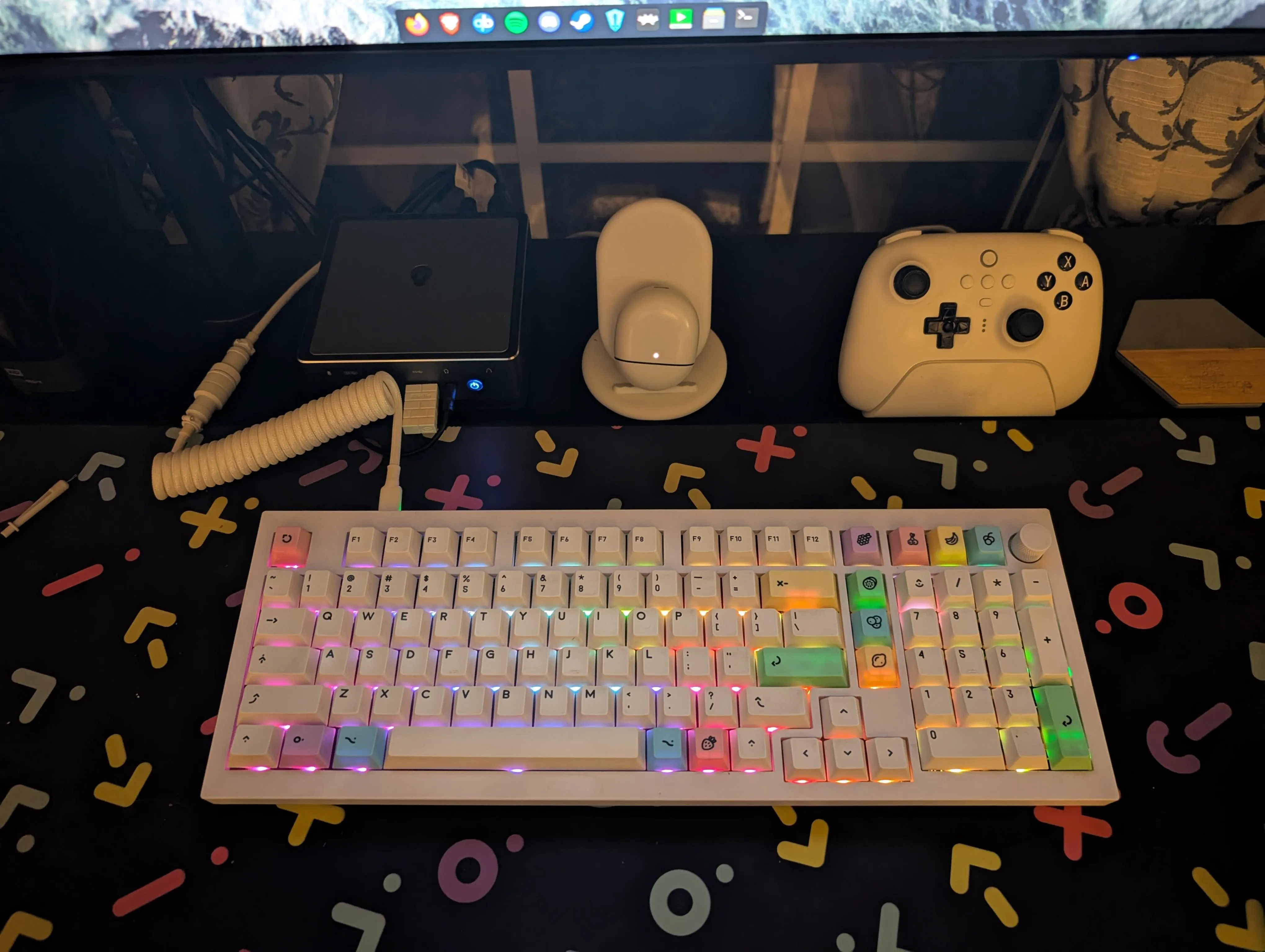 Akko Rosewoodスイッチに換装されたKeychron Q5 Pro