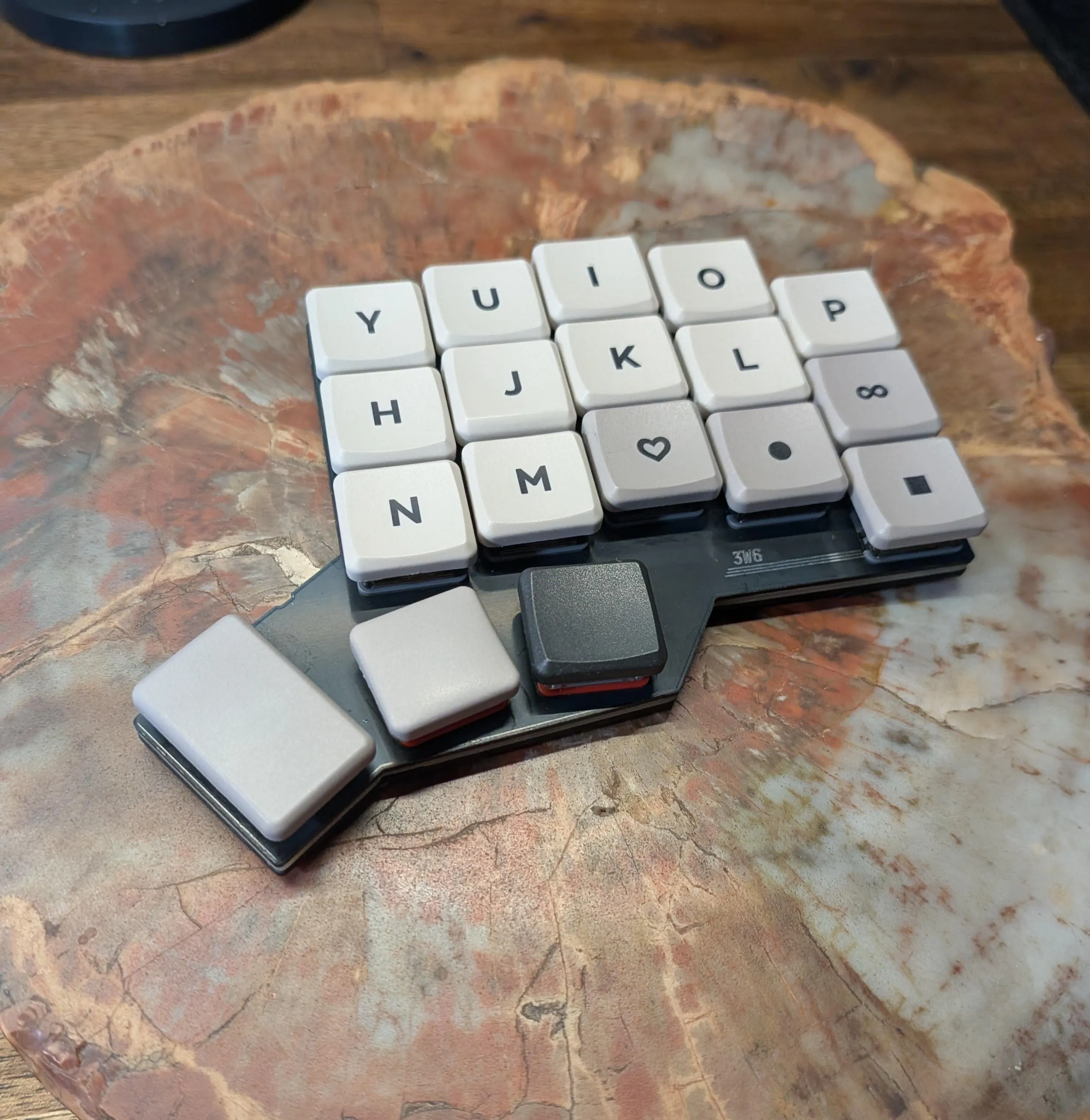 完成した3W6キーボード