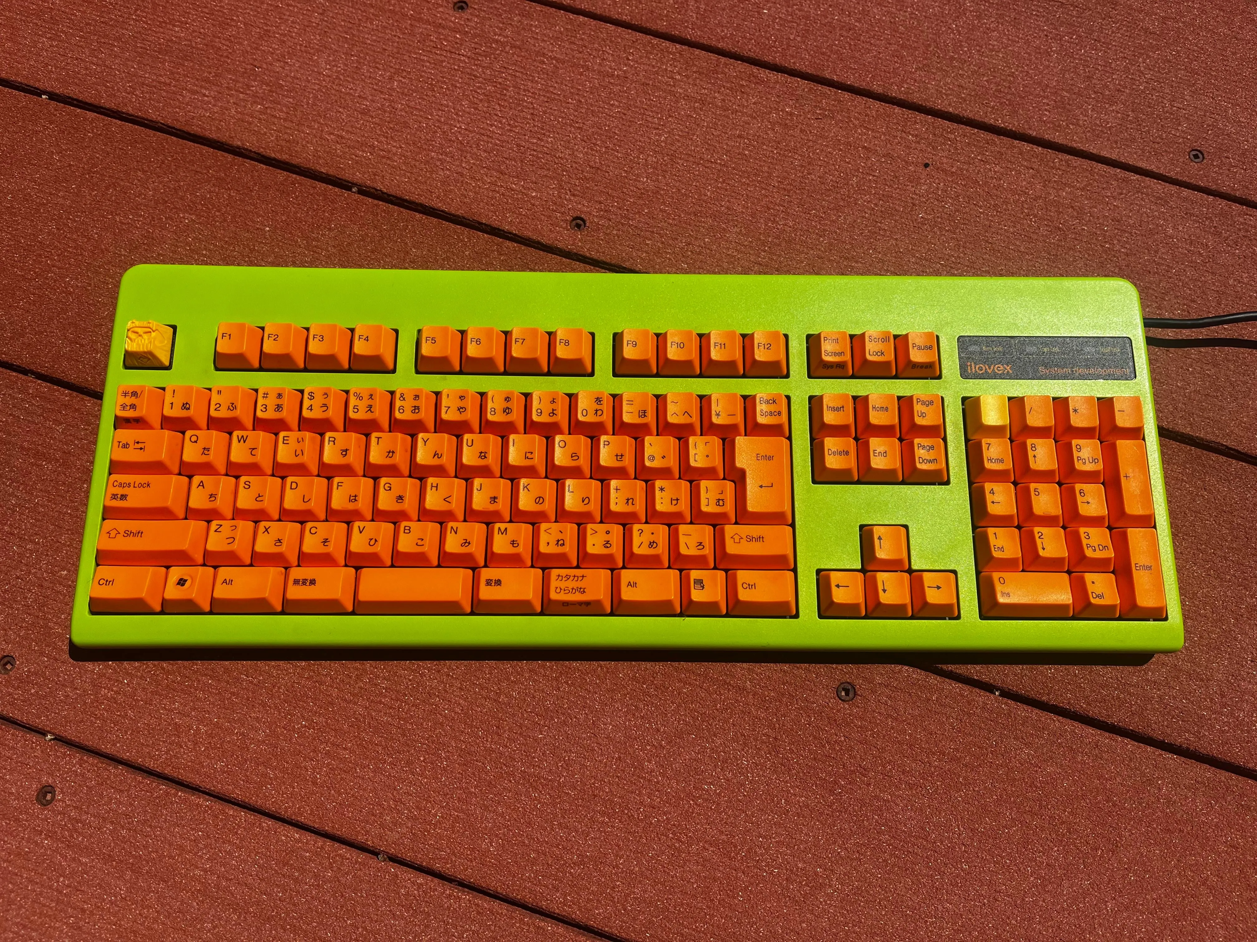 Realforce ilovex 側面