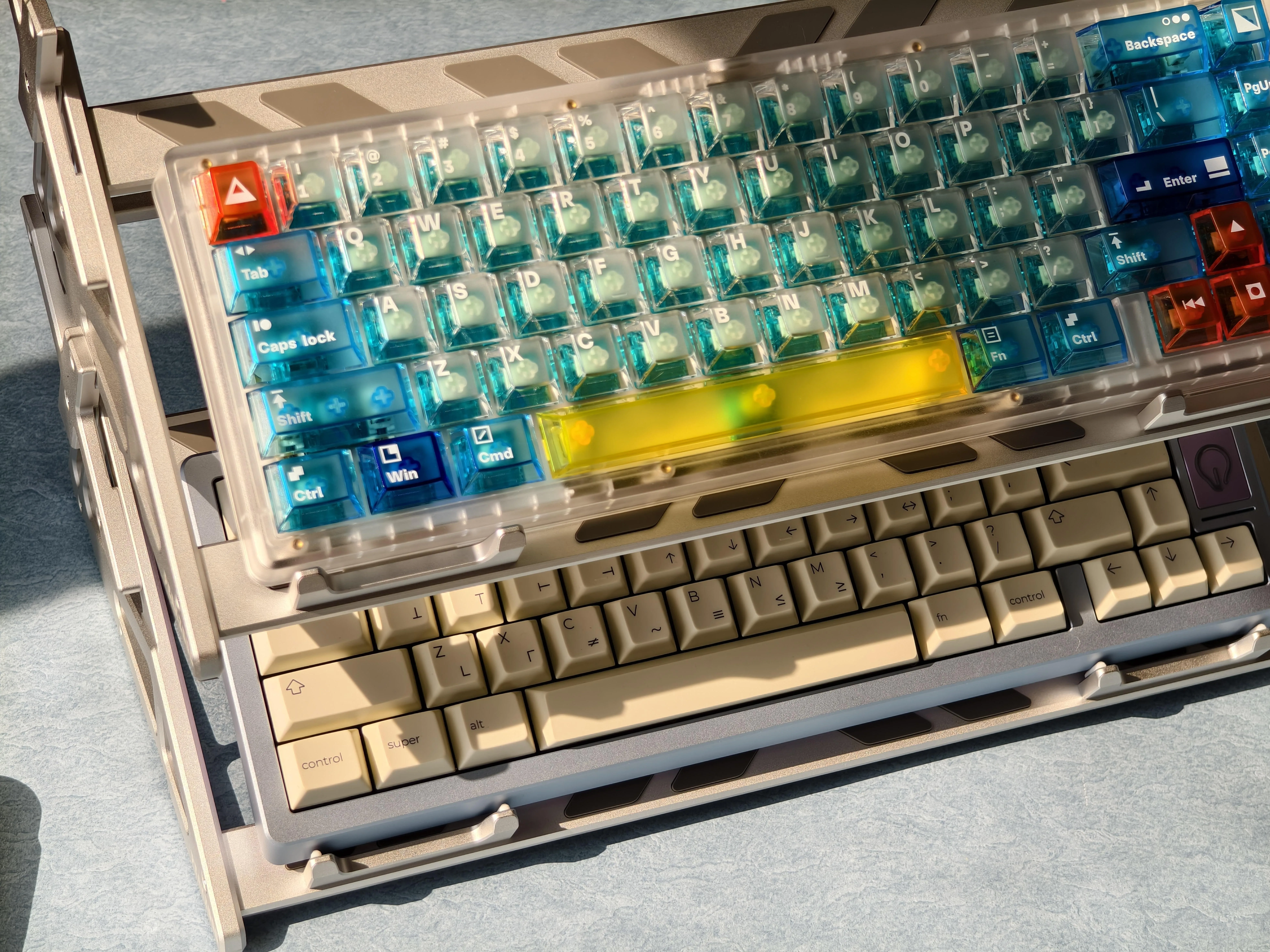 ディスプレイスタンドによる収納