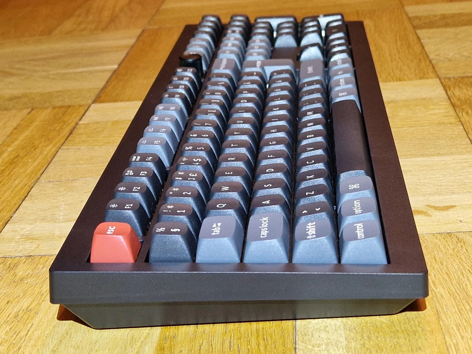 高背キーボードとパームレストのバランス