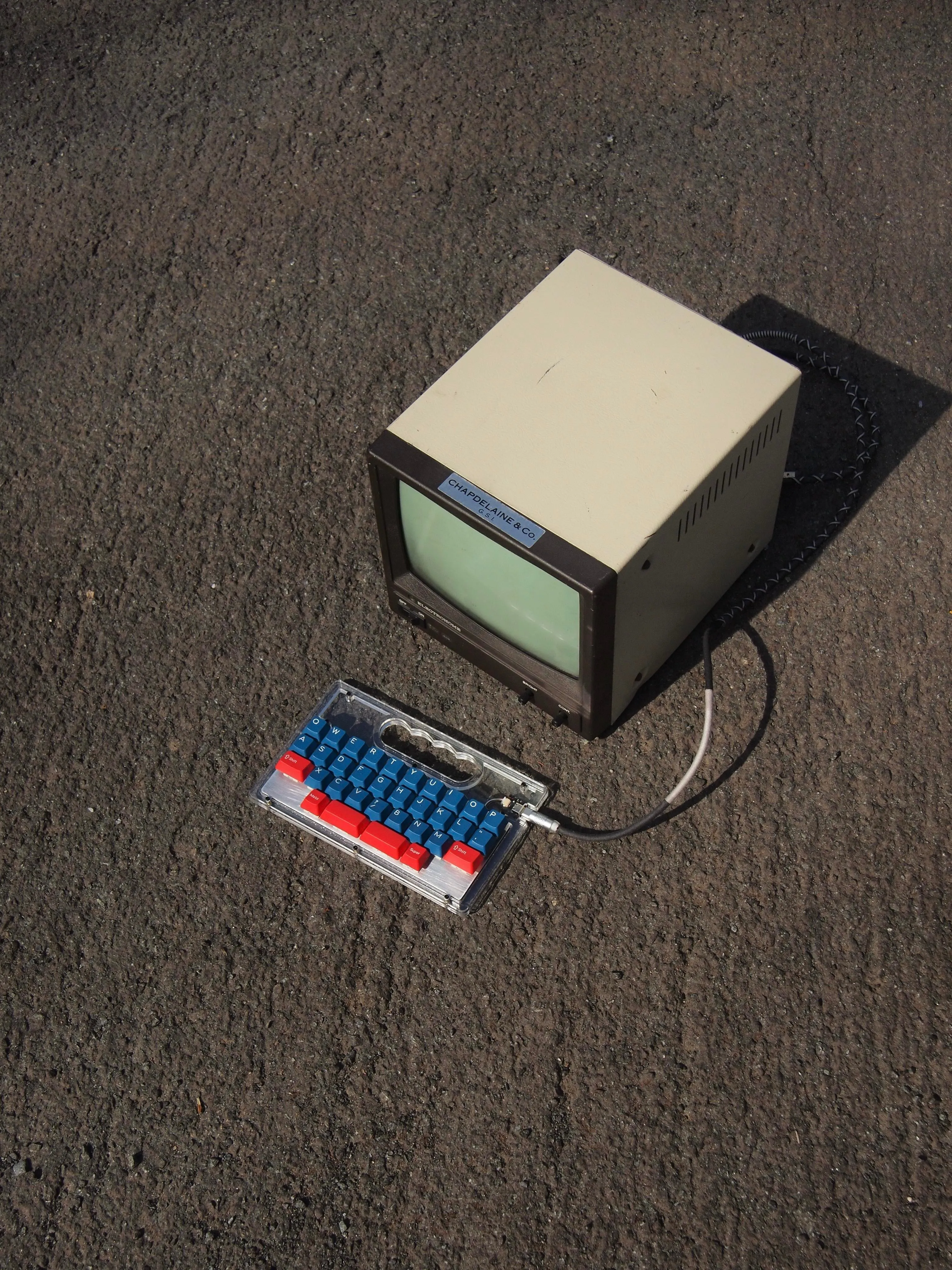 スイッチとプレートのディテール