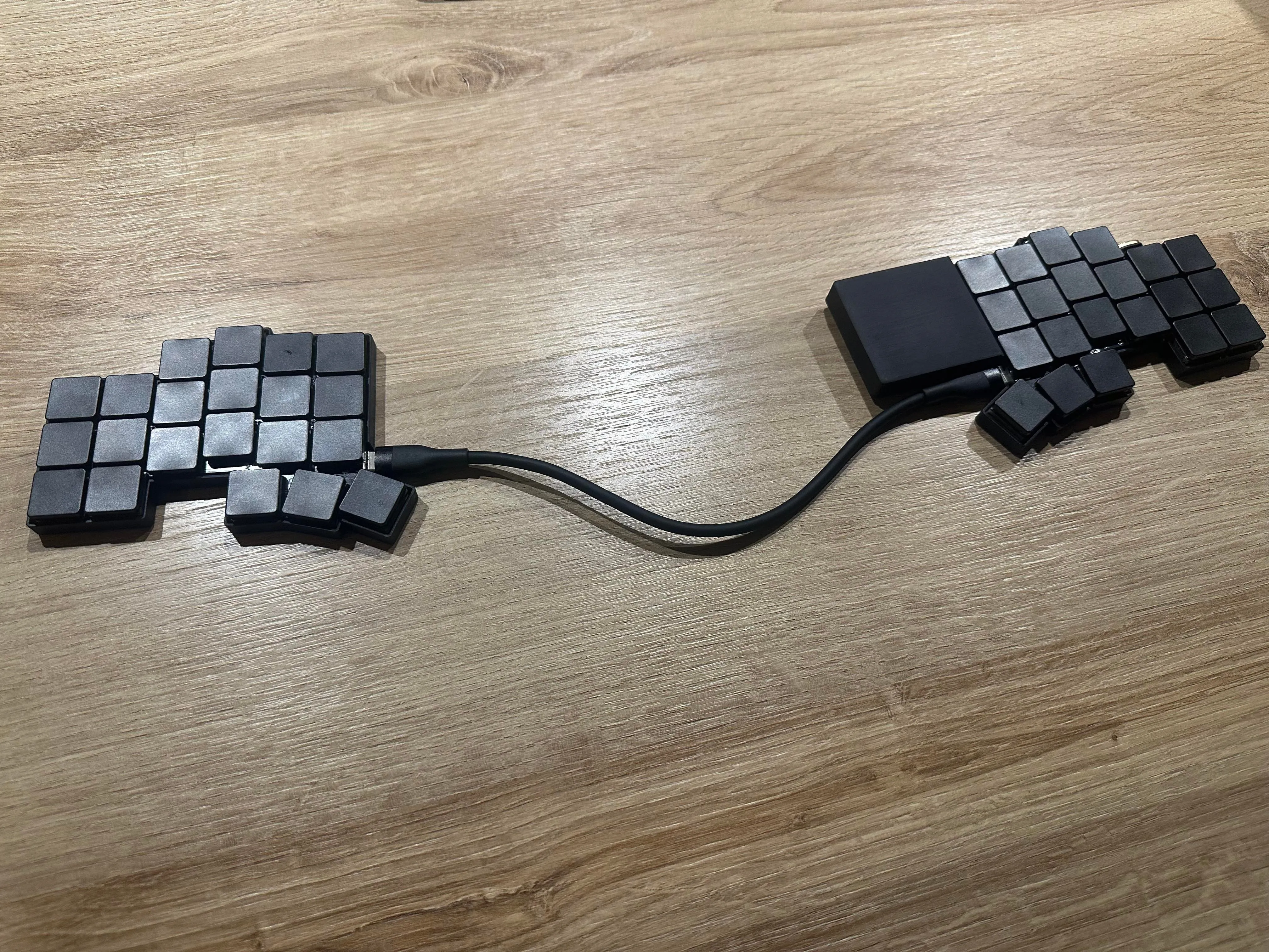 トラックパッドとスイッチの近接ショット