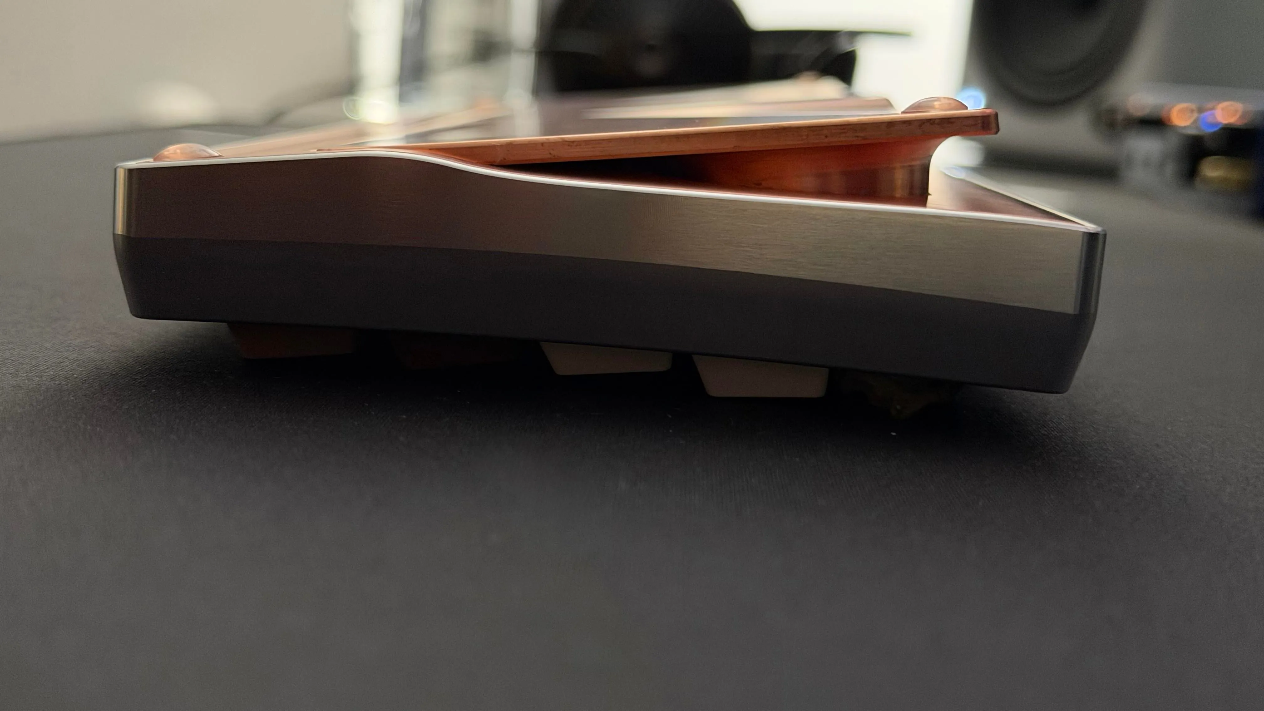 背面や細部のディテール