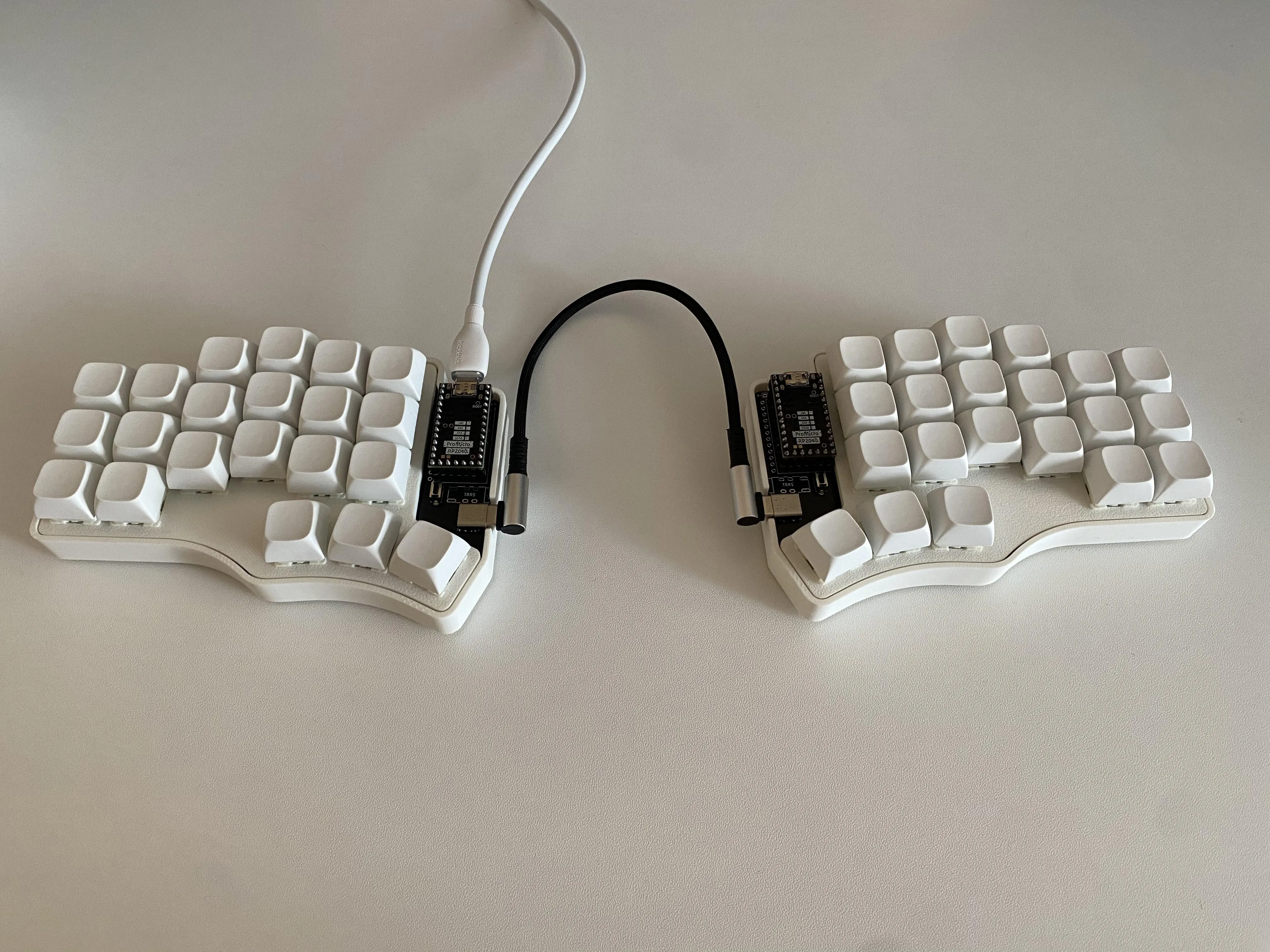 カスタム3Dプリントケースを採用したCantor Pro MX