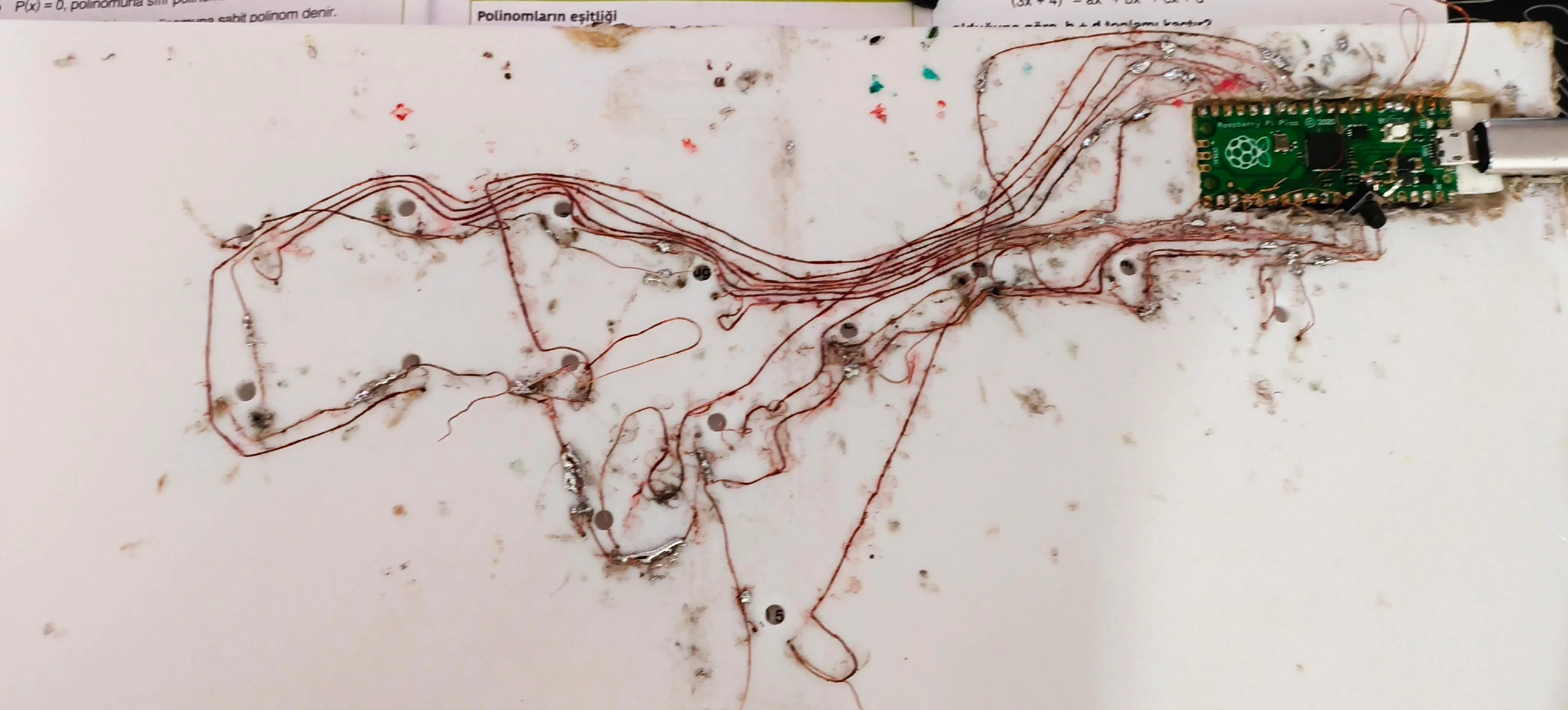 別角度からの筐体写真