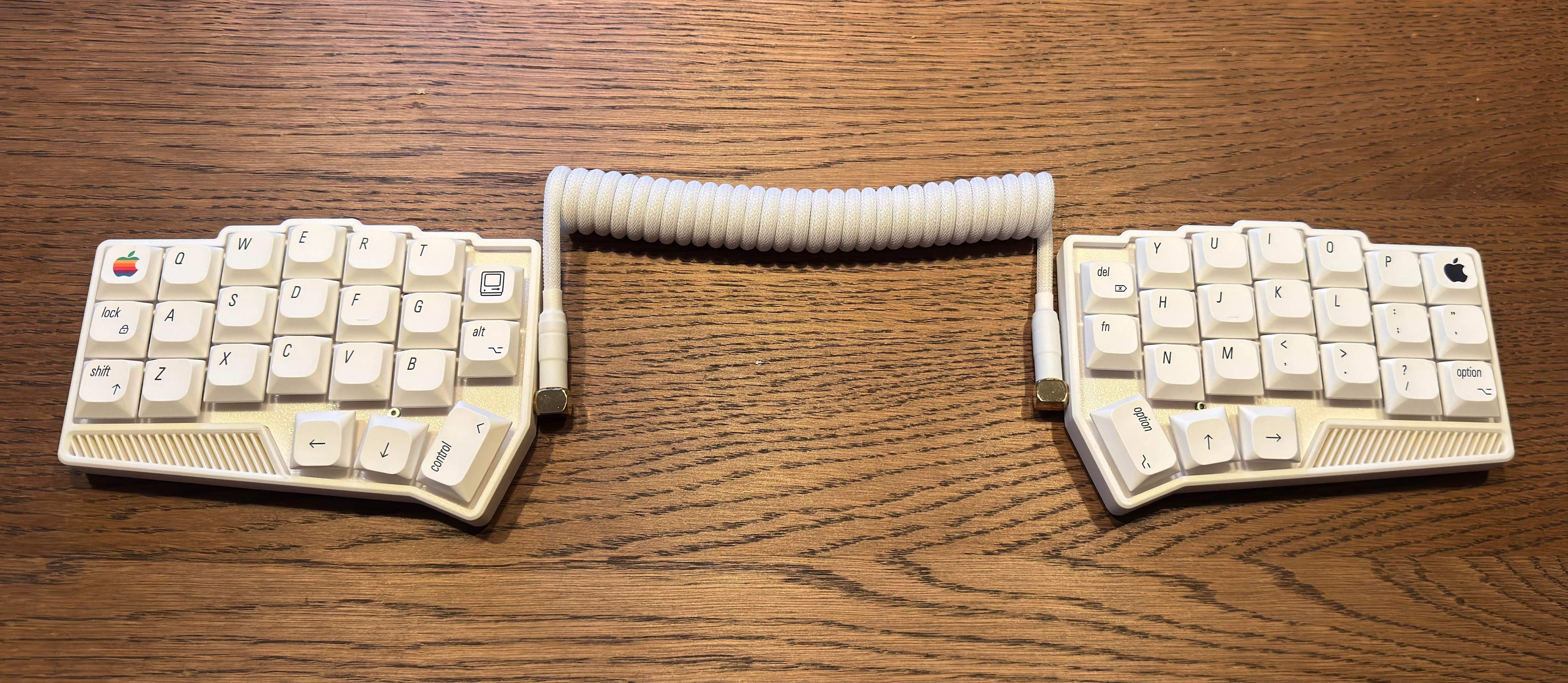 異なる角度からのCorne v4.1ビルド