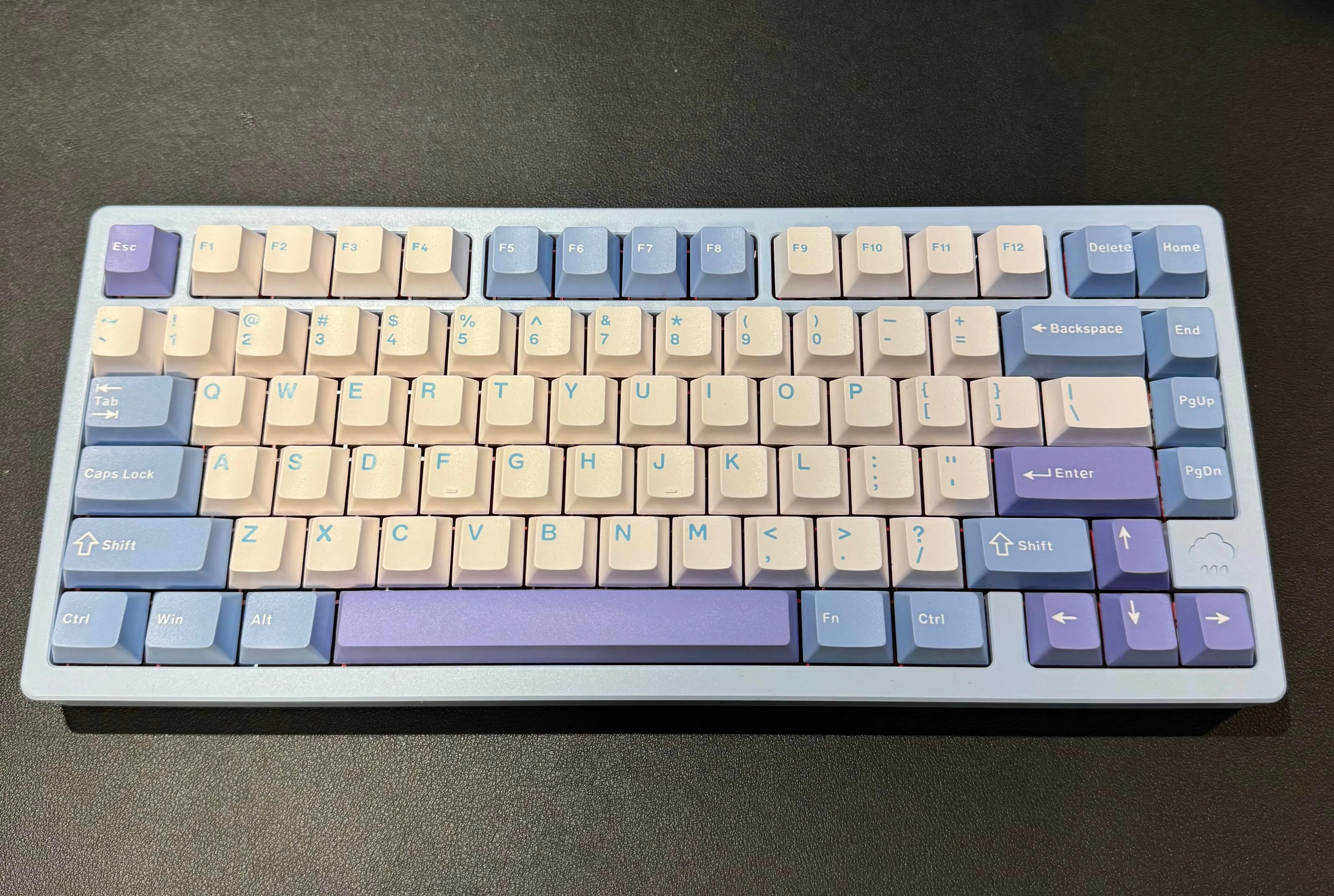 Rainy75 のデスクセットアップ