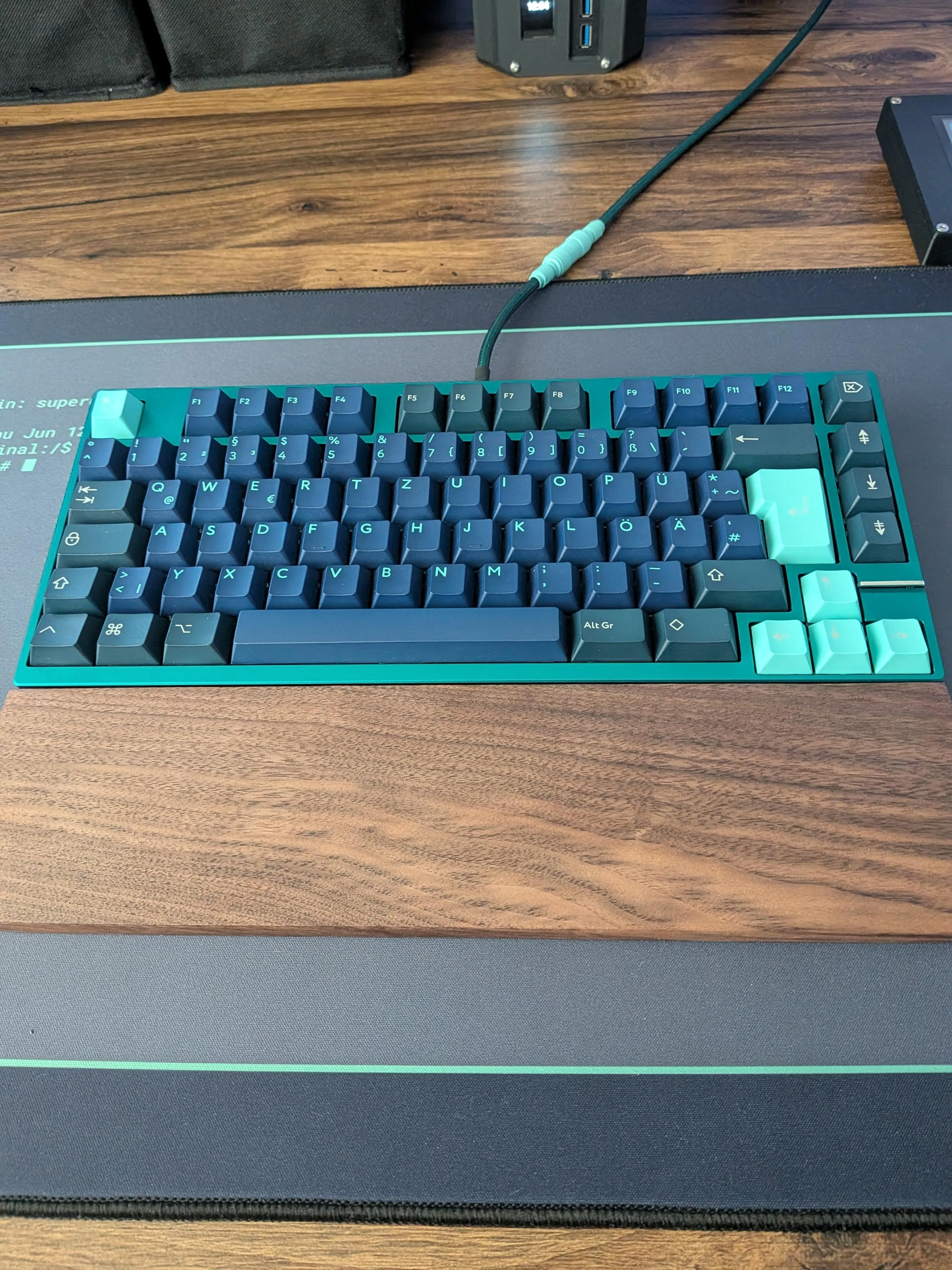 自作ケーブルとYC8コネクタのディテール