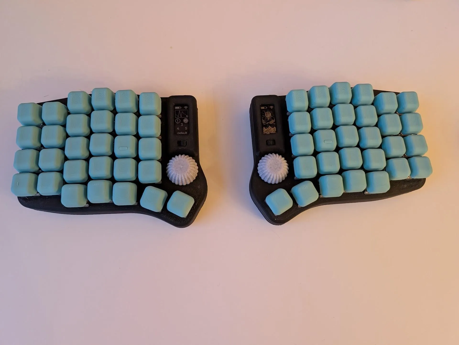 内部構造とディスプレイの様子