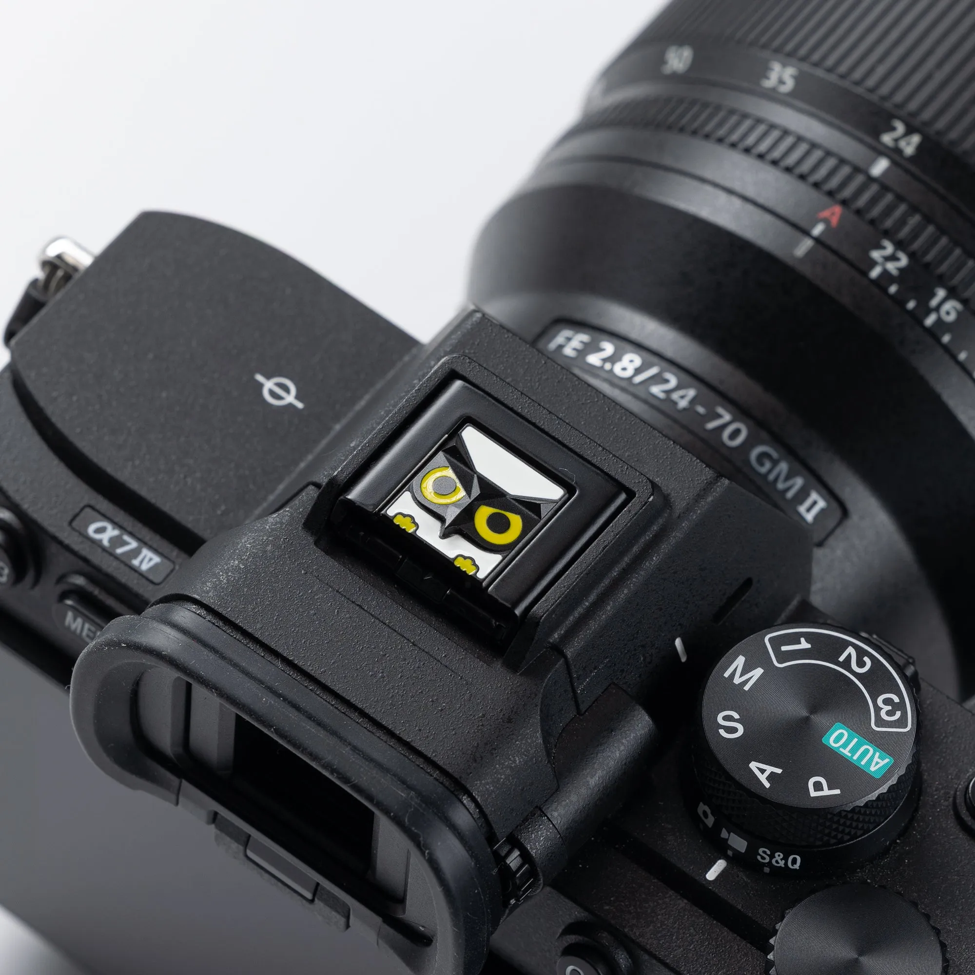 OWL Hot Shoe Cover Detail