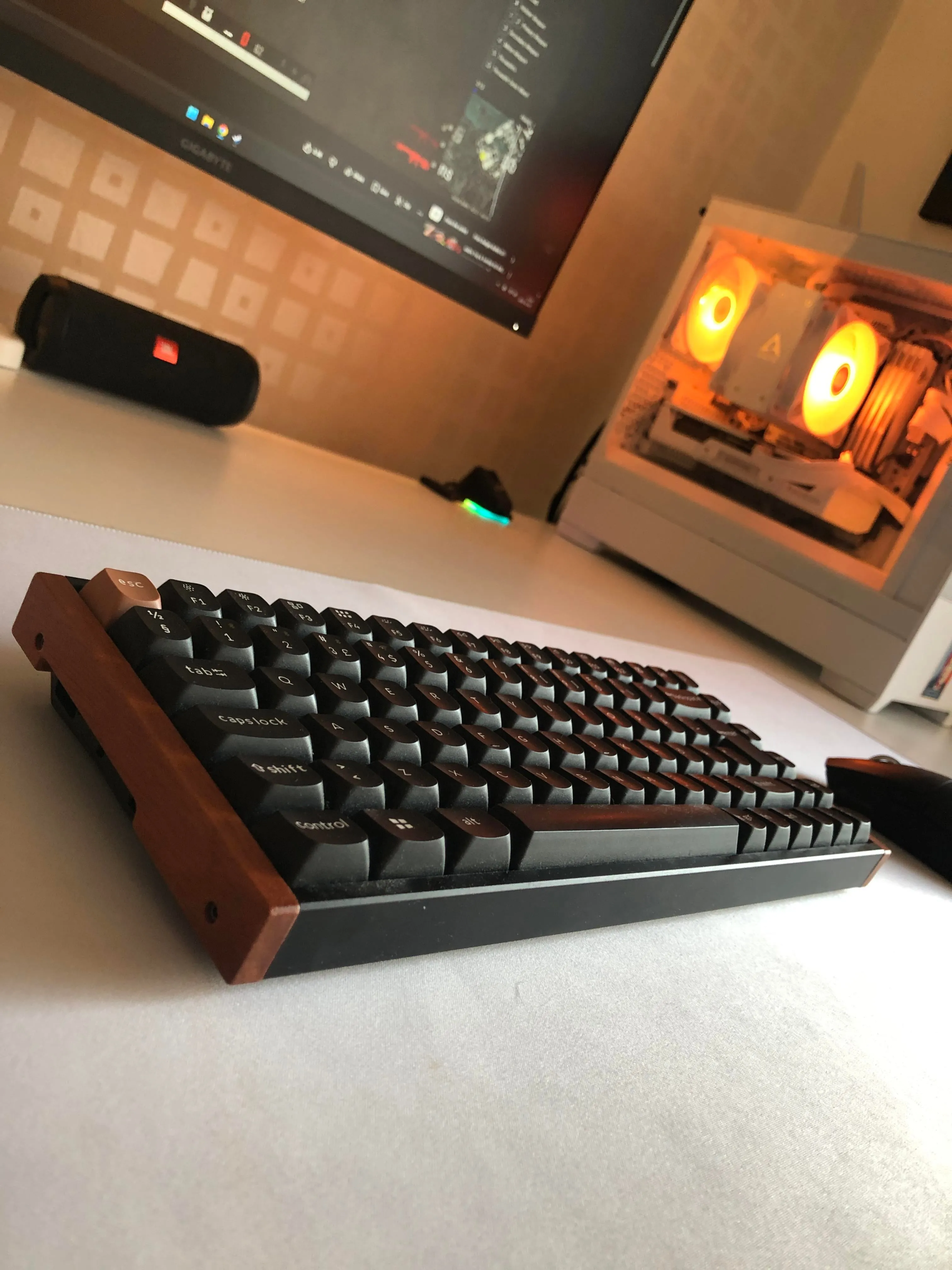 ウッドパネルが特徴的なサイドビュー