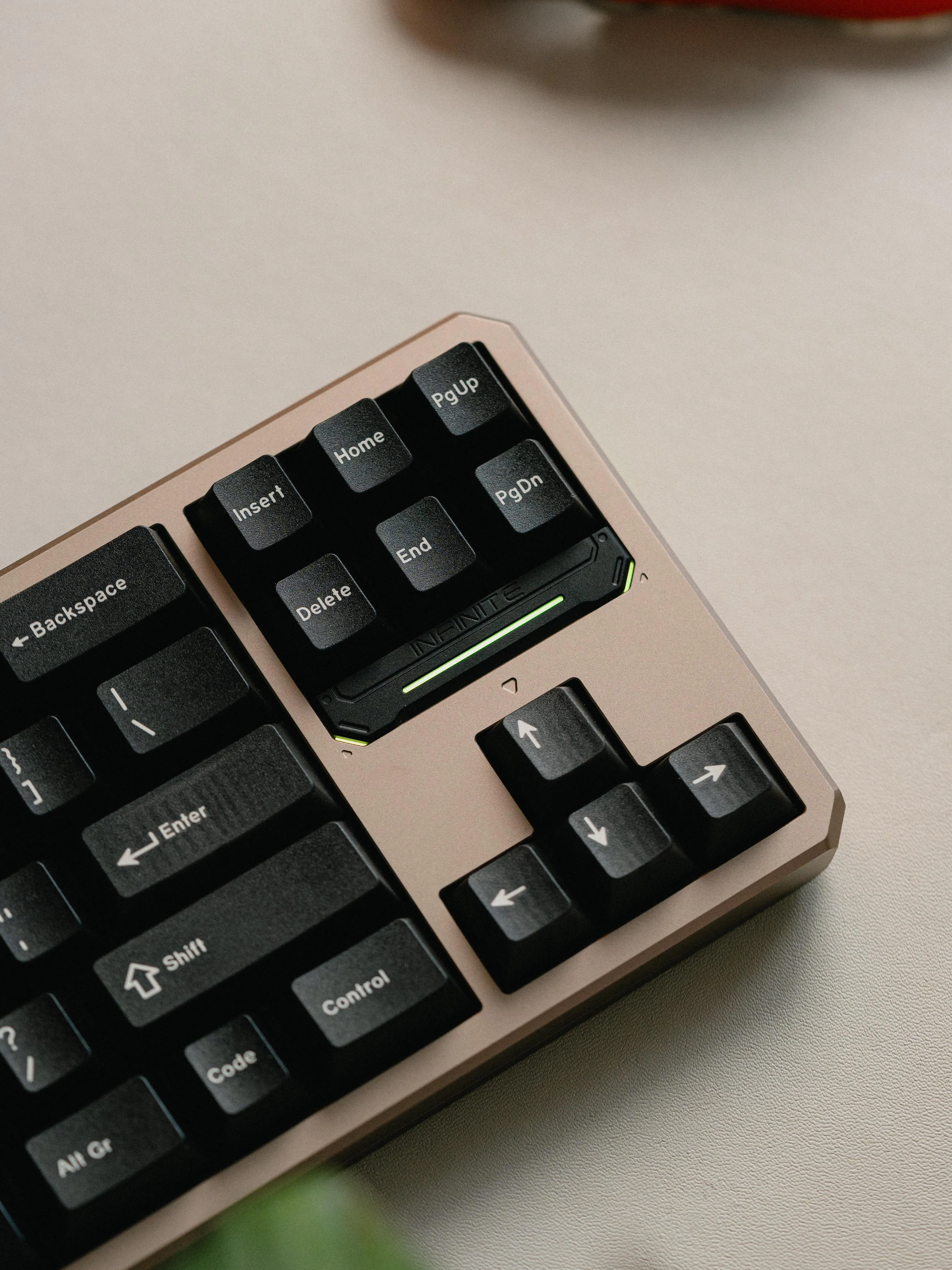 Infinite 70 キーボード近影