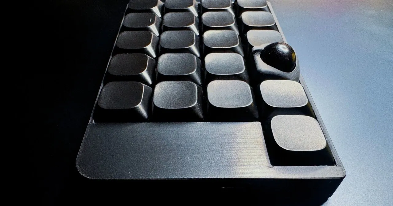 LiNEA40とSMOLOキーキャップの組み合わせ