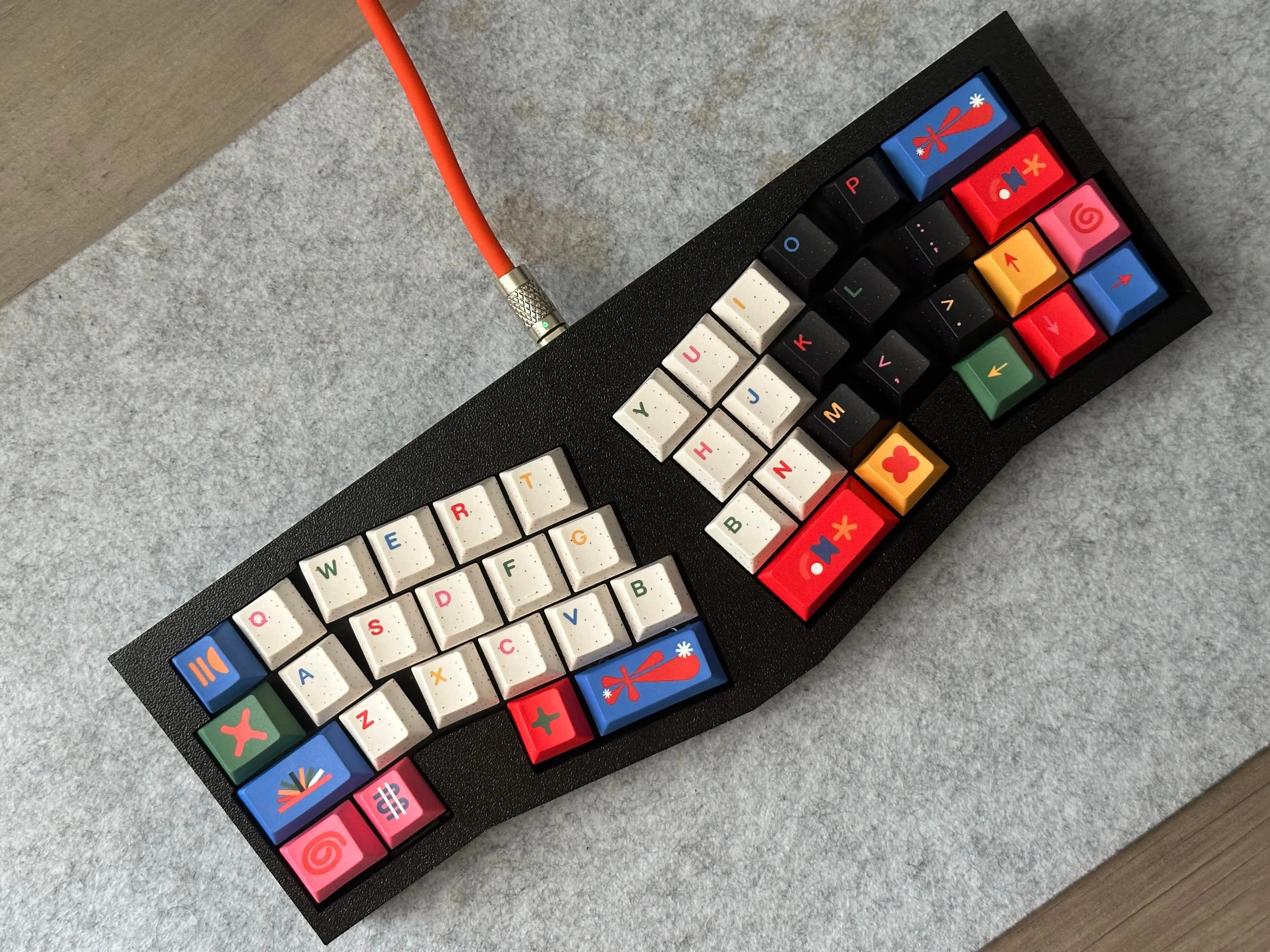 完成した40% Aliceキーボードの全体像