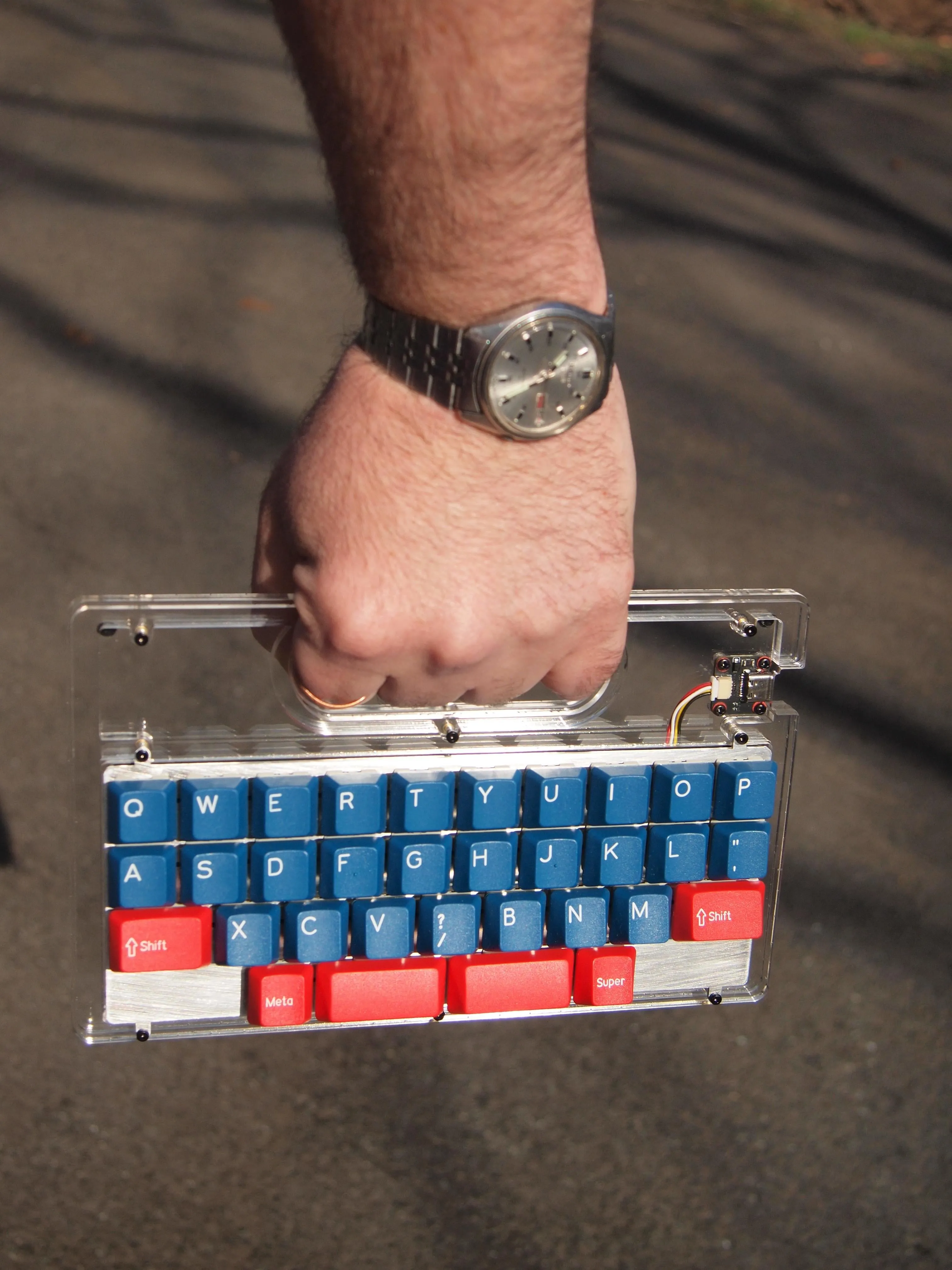 ハンドル付きのカスタムアクリルケース