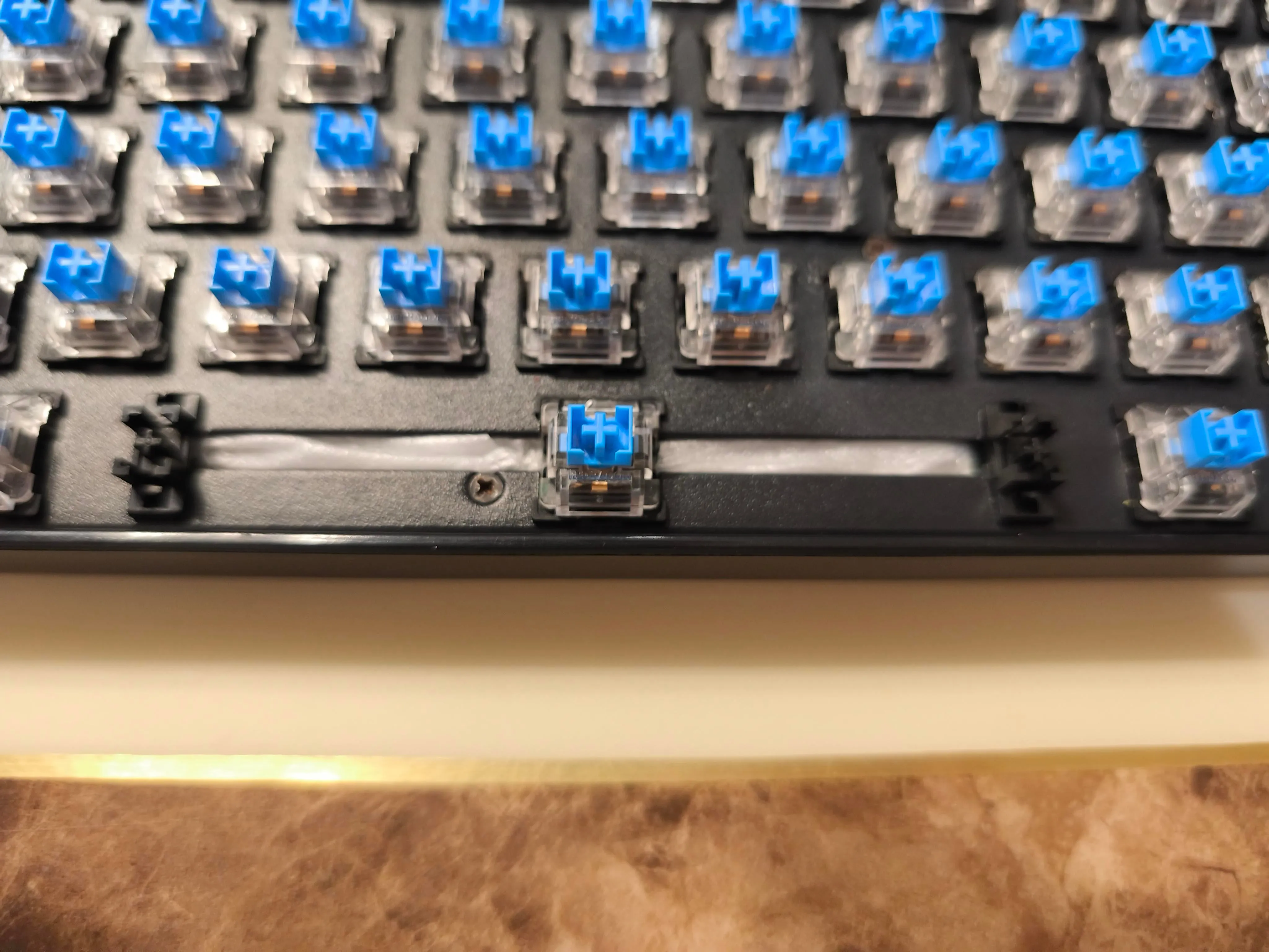 マーケットで見つかったキーボードとキーキャップ