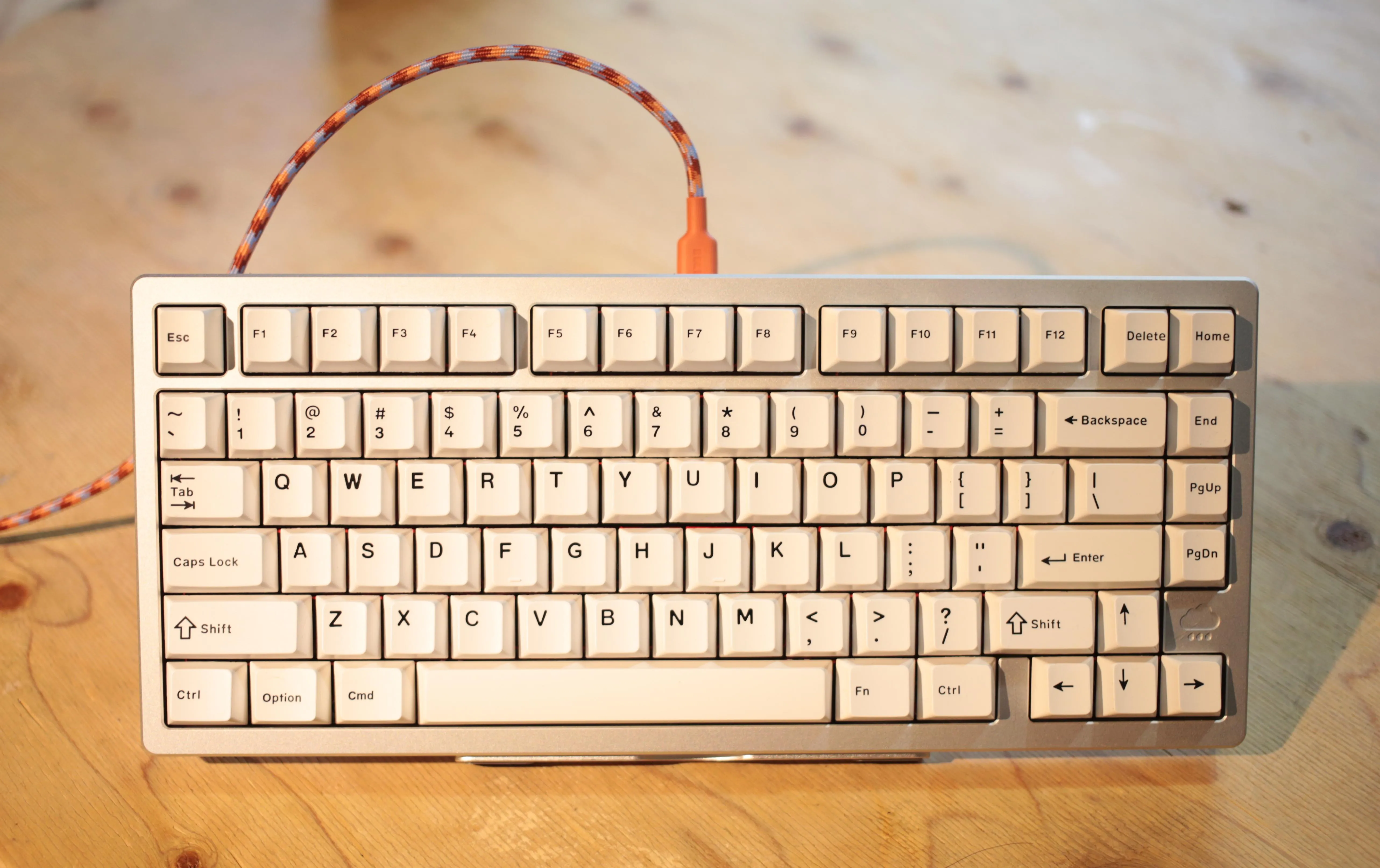 こだわりの純白ビルド：Rainy75 Pro