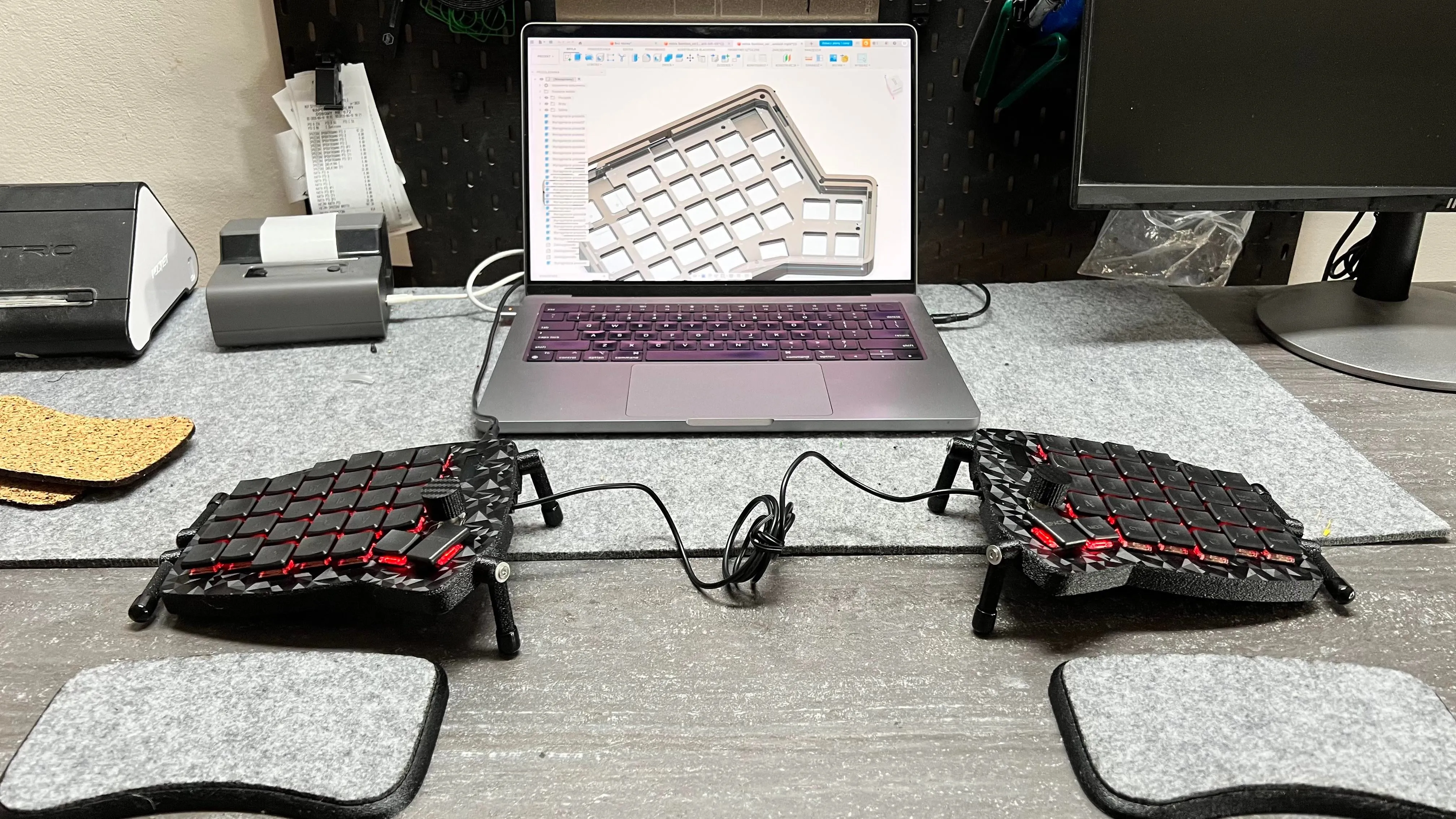 キーボードの細部とビルドの様子